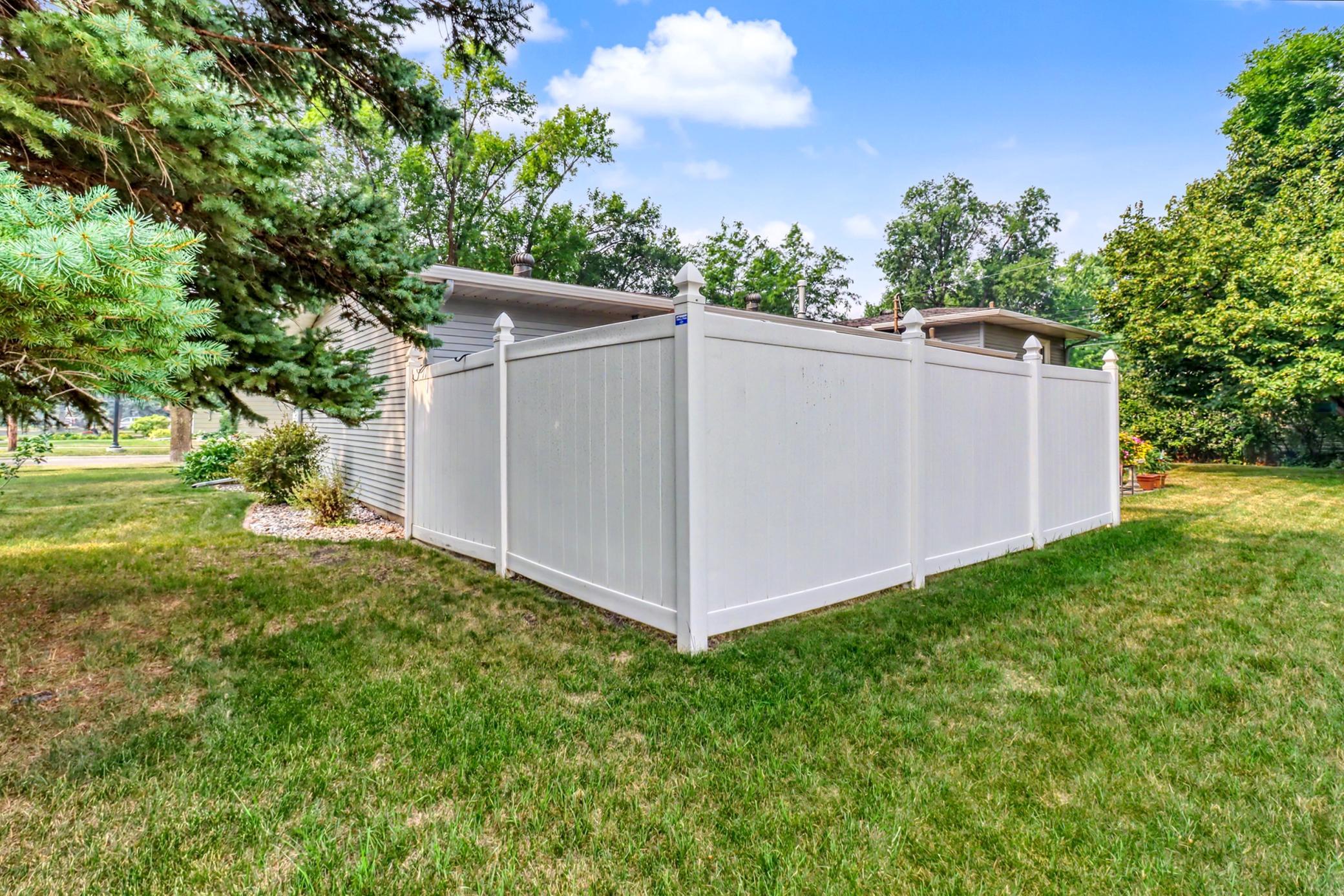 1965 single family home for sale at 201 29th Avenue N in Fargo, ND — 4 bed, 3 bath (photo 36 of 36)