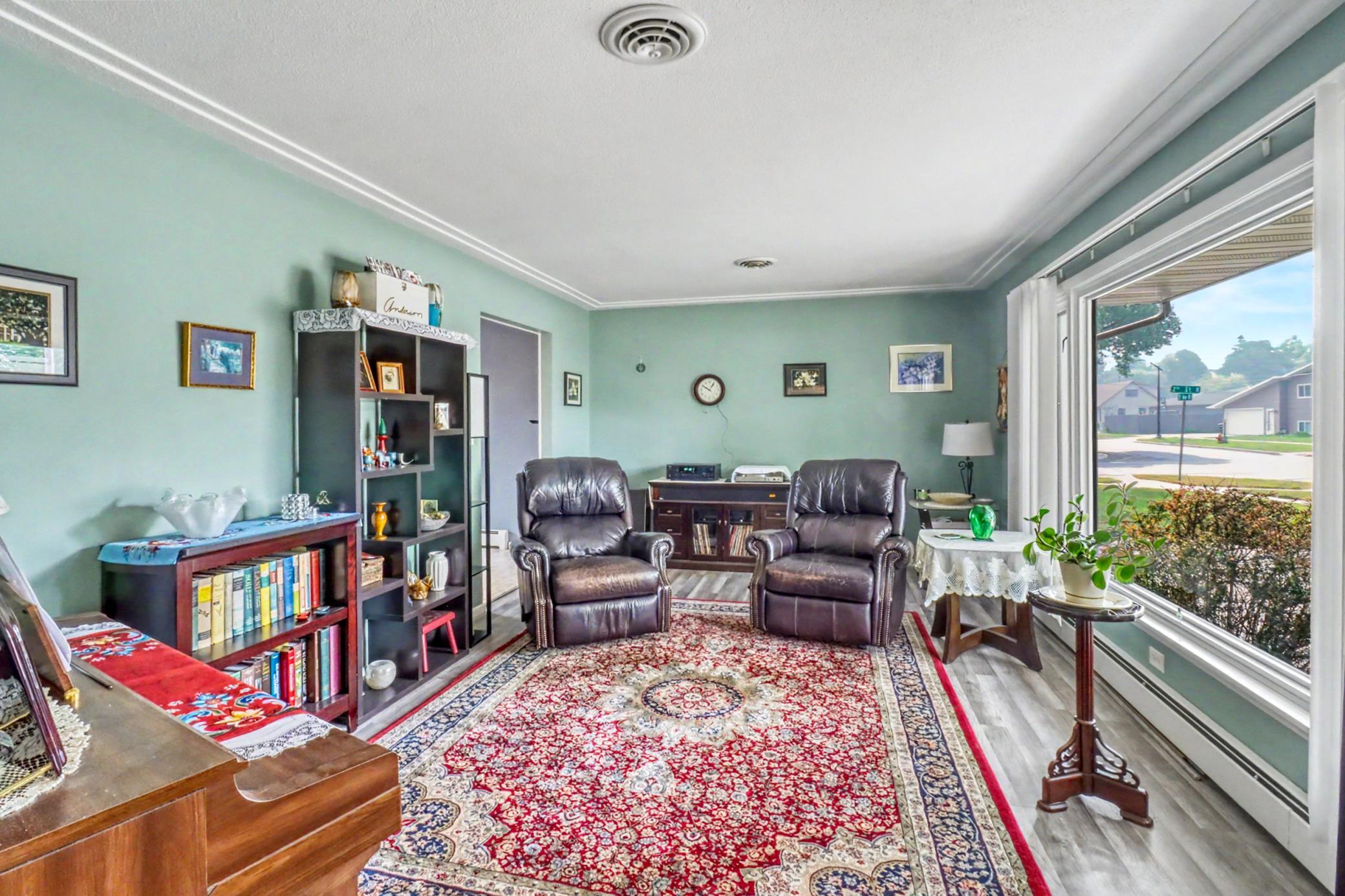 1965 single family home for sale at 201 29th Avenue N in Fargo, ND — 4 bed, 3 bath (photo 10 of 36)