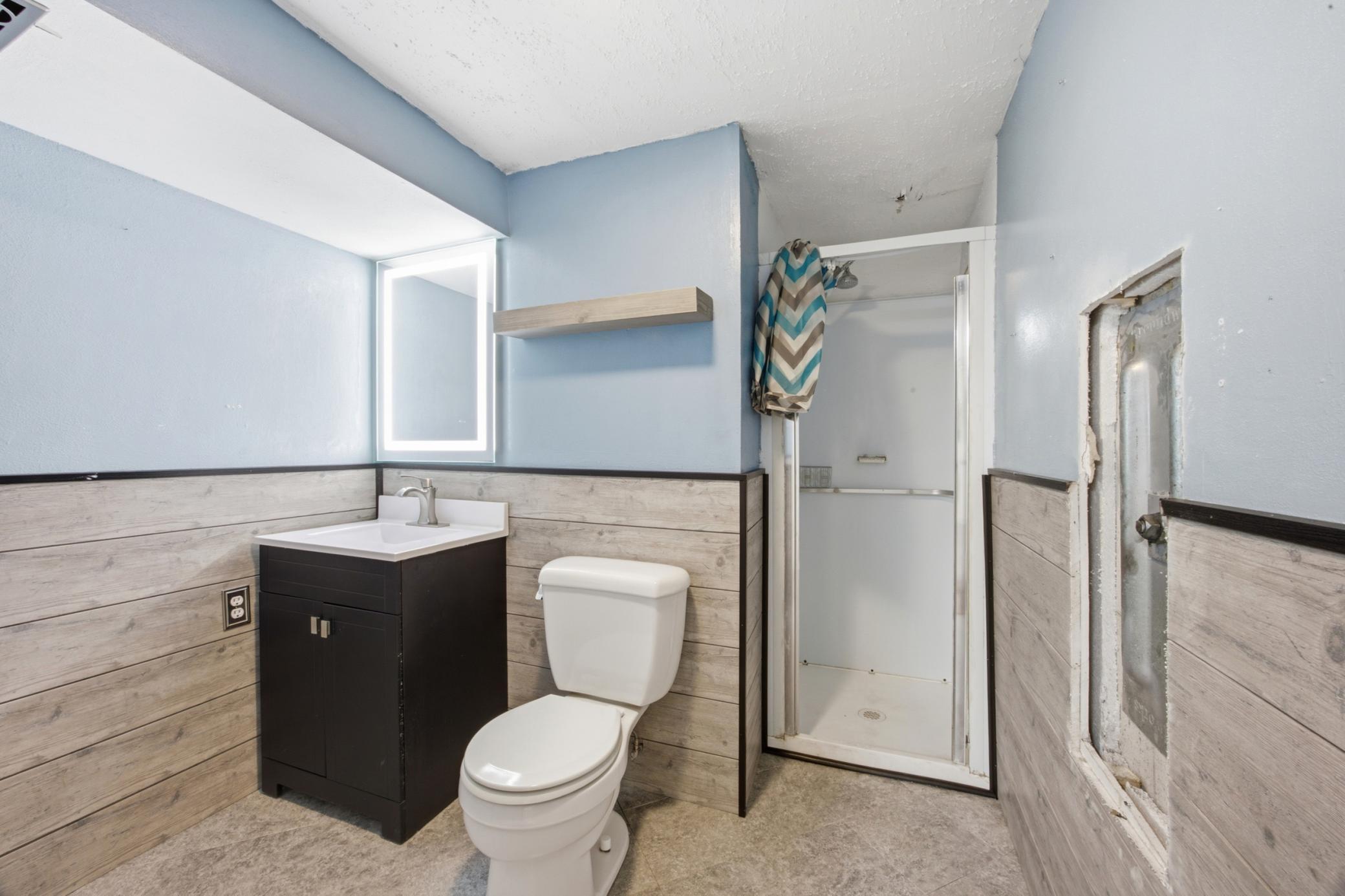 1976 single family home for sale at 901 7th Street W in West Fargo, ND — 3 bed, 2 bath (photo 17 of 29)
