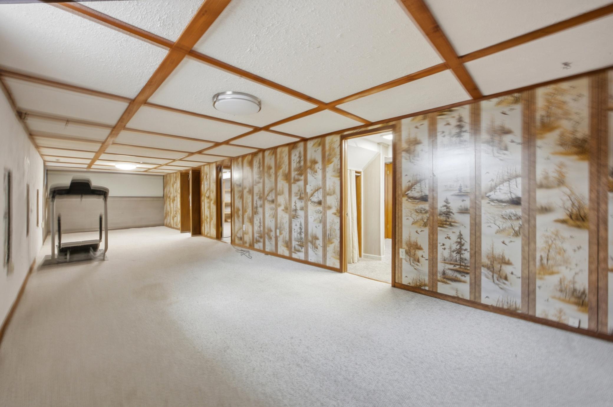 1976 single family home for sale at 901 7th Street W in West Fargo, ND — 3 bed, 2 bath (photo 20 of 29)