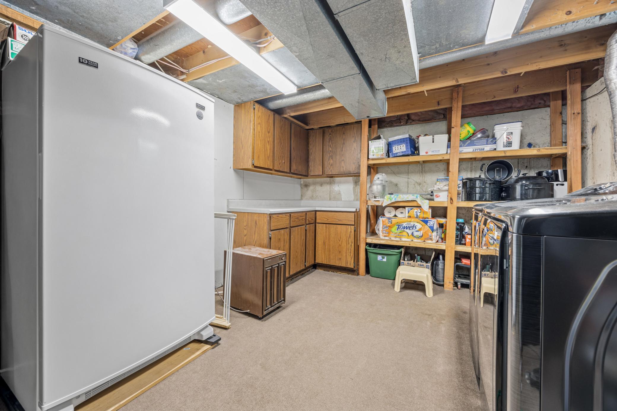 1976 single family home for sale at 901 7th Street W in West Fargo, ND — 3 bed, 2 bath (photo 22 of 29)