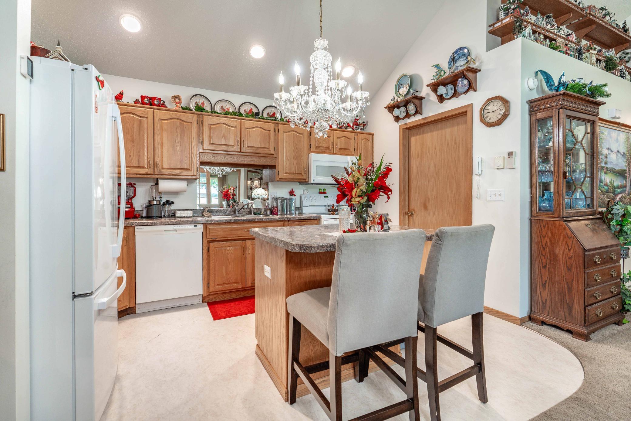 1036 N 1st Avenue, Fergus Falls MN 56537 - Photo 12 of 54