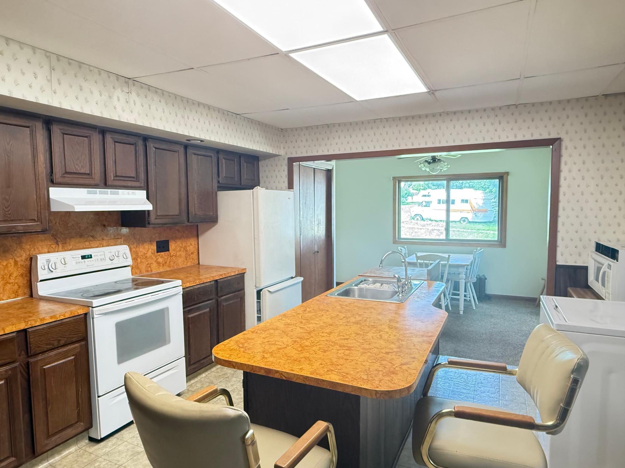 528 W Summit Avenue, Fergus Falls MN 56537 - Photo 13 of 31