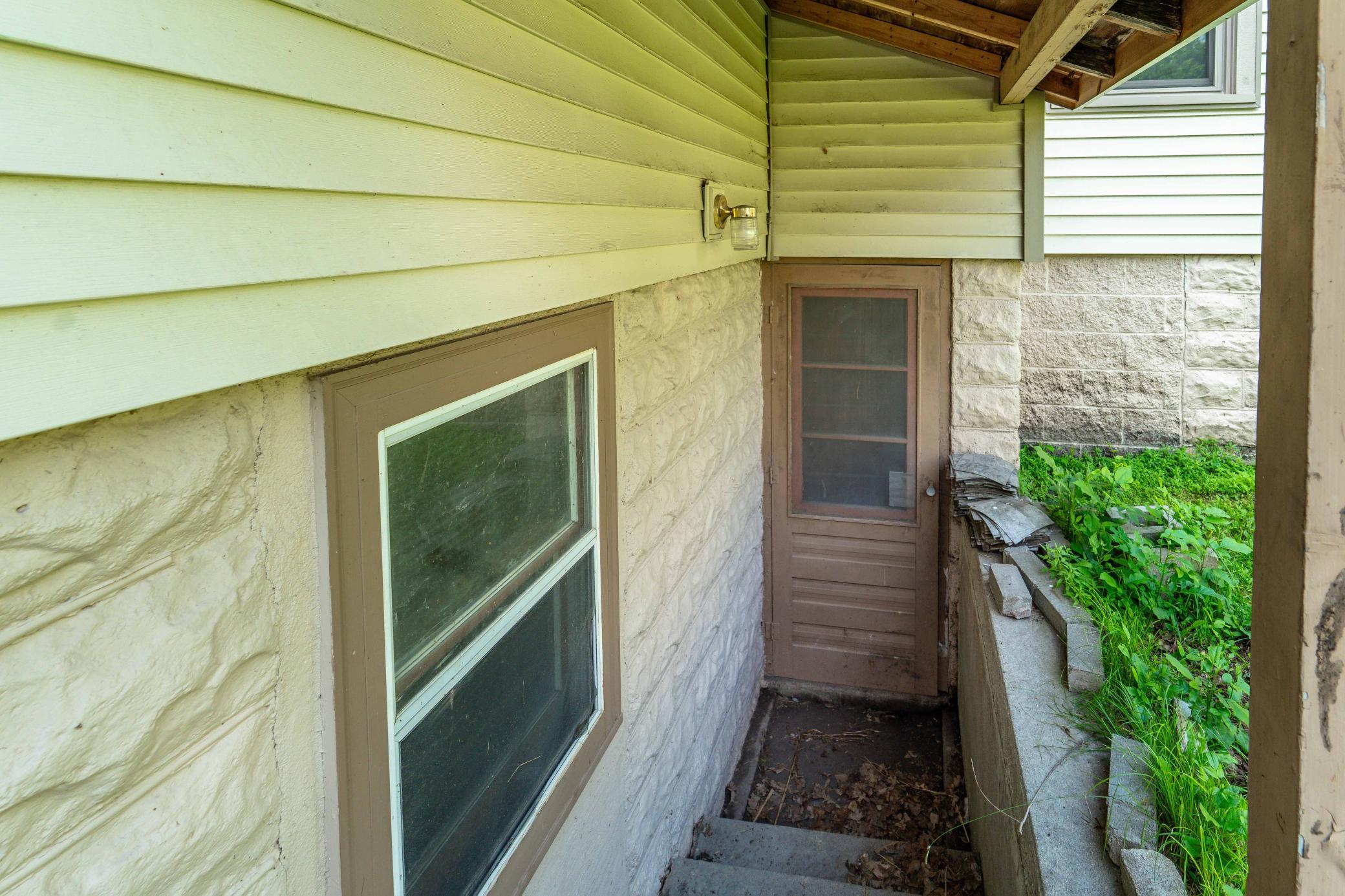 528 W Summit Avenue, Fergus Falls MN 56537 - Photo 17 of 31