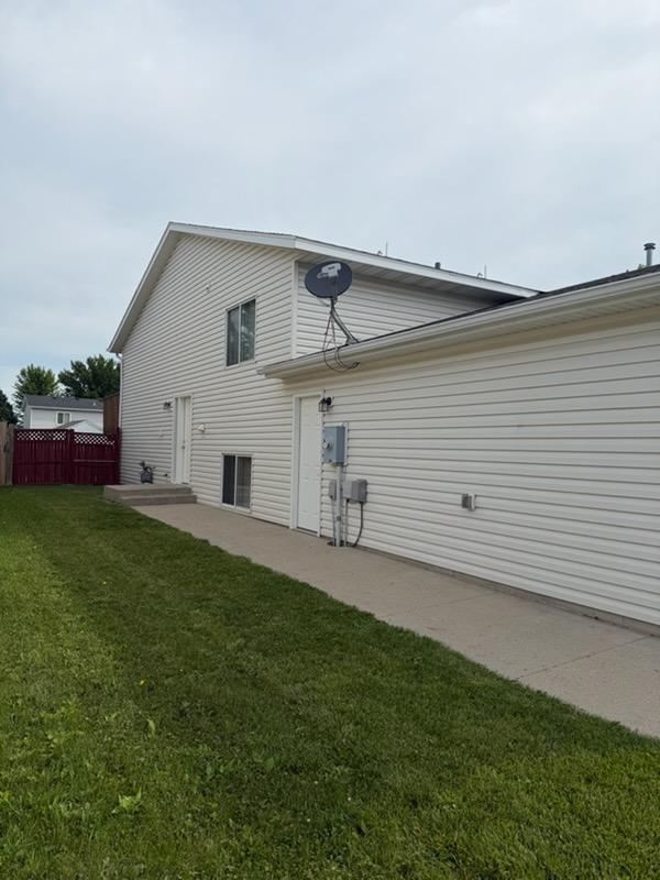 1010 Oak Place, West Fargo ND 58078 - Photo 3 of 68
