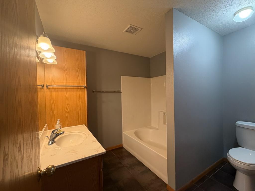 1010 Oak Place, West Fargo ND 58078 - Photo 34 of 68