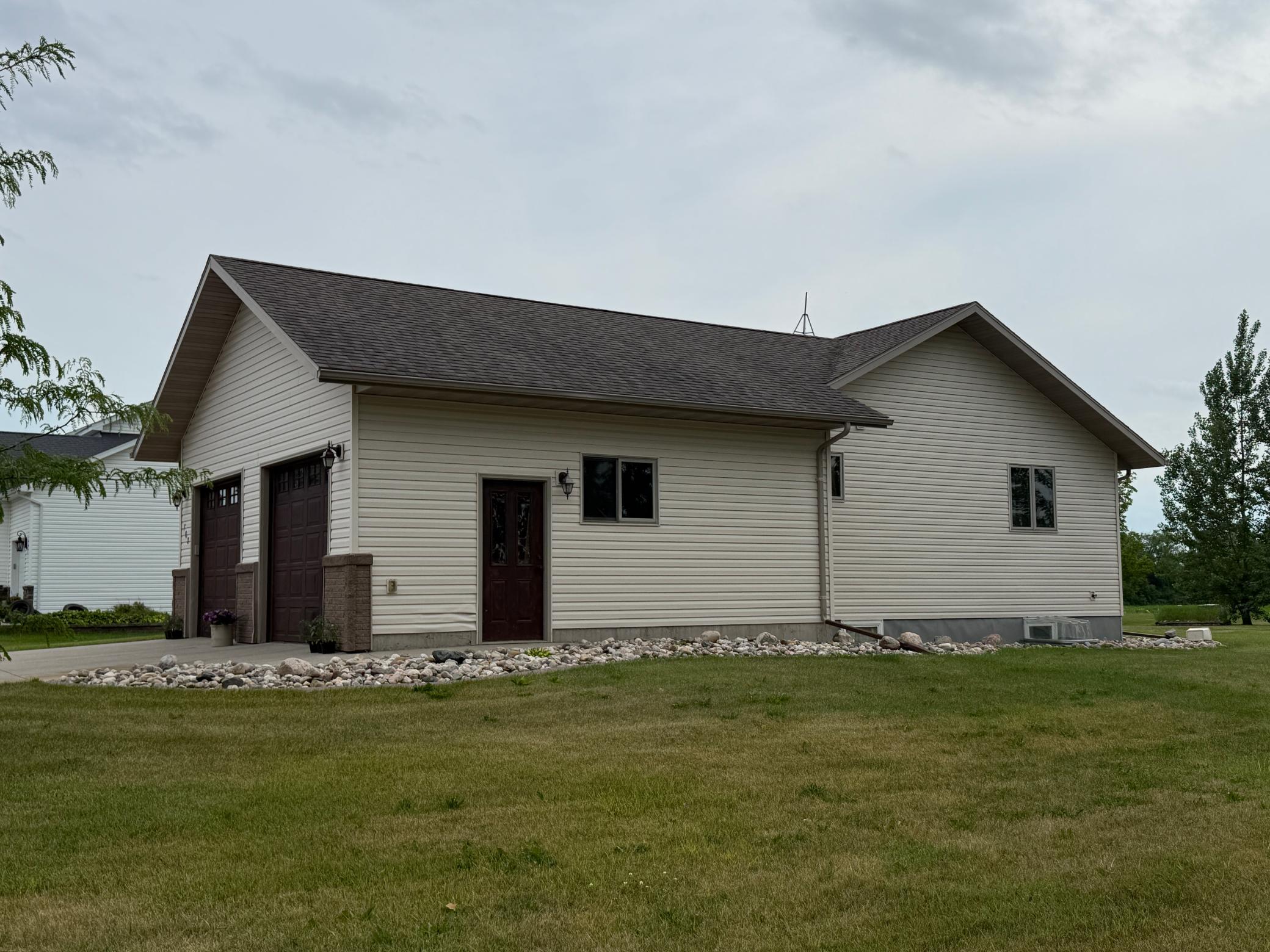 2005 single family home for sale at 703 7th Street W in Ada, MN — 4 bed, 3 bath (photo 4 of 41)
