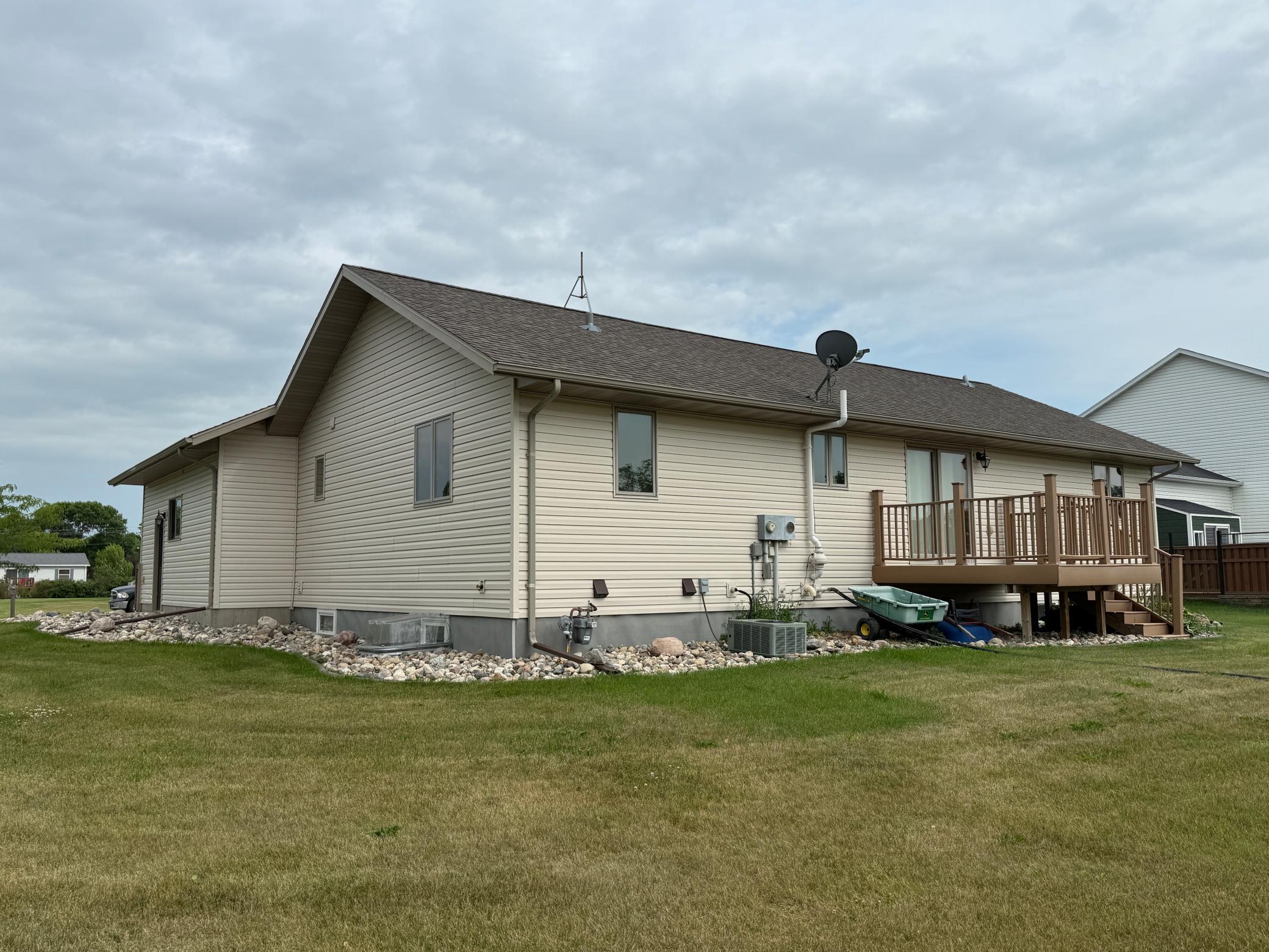 2005 single family home for sale at 703 7th Street W in Ada, MN — 4 bed, 3 bath (photo 6 of 41)