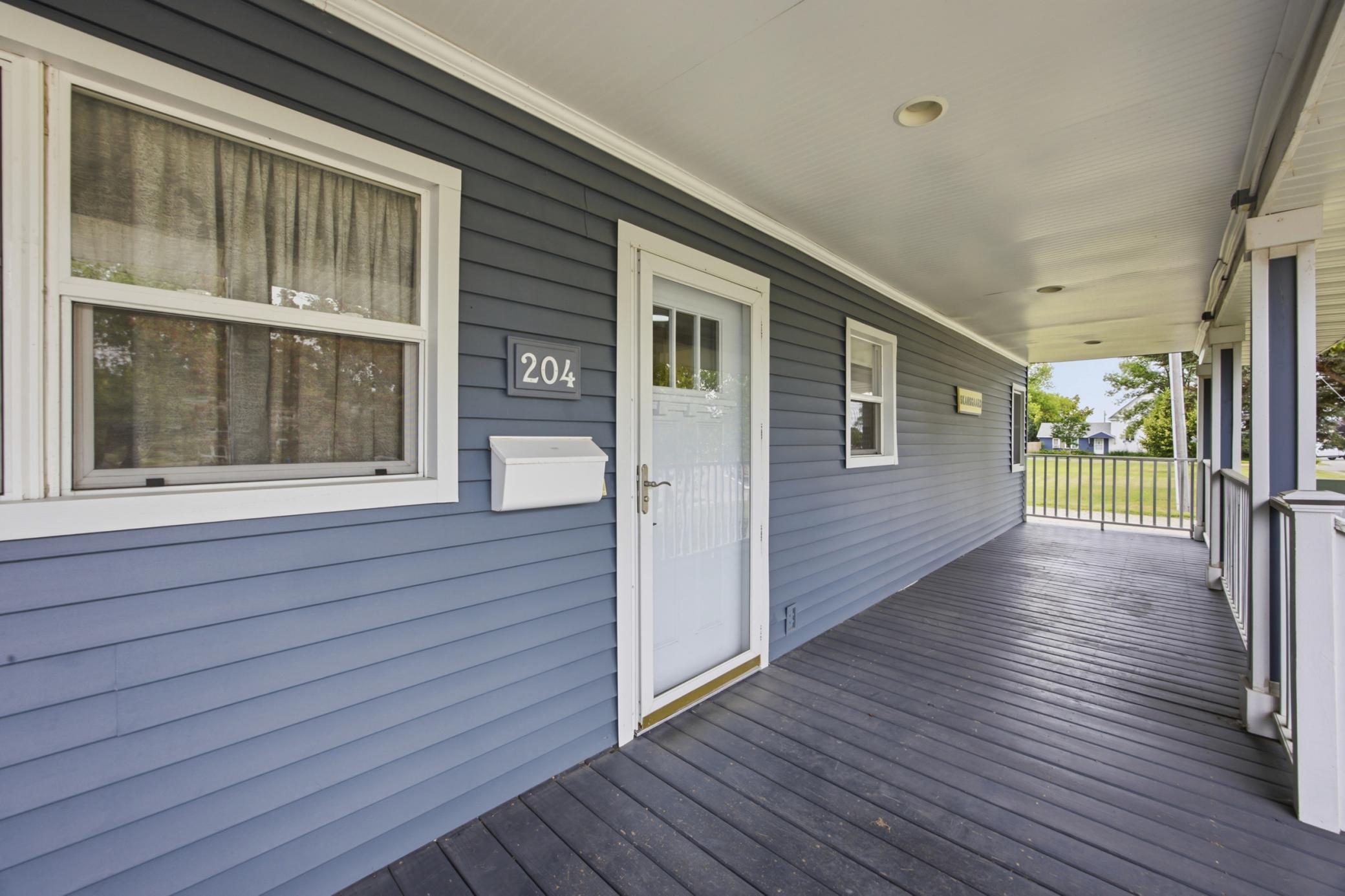 1954 single family home for sale at 204 4th Avenue E in Ada, MN — 3 bed, 3 bath (photo 4 of 40)