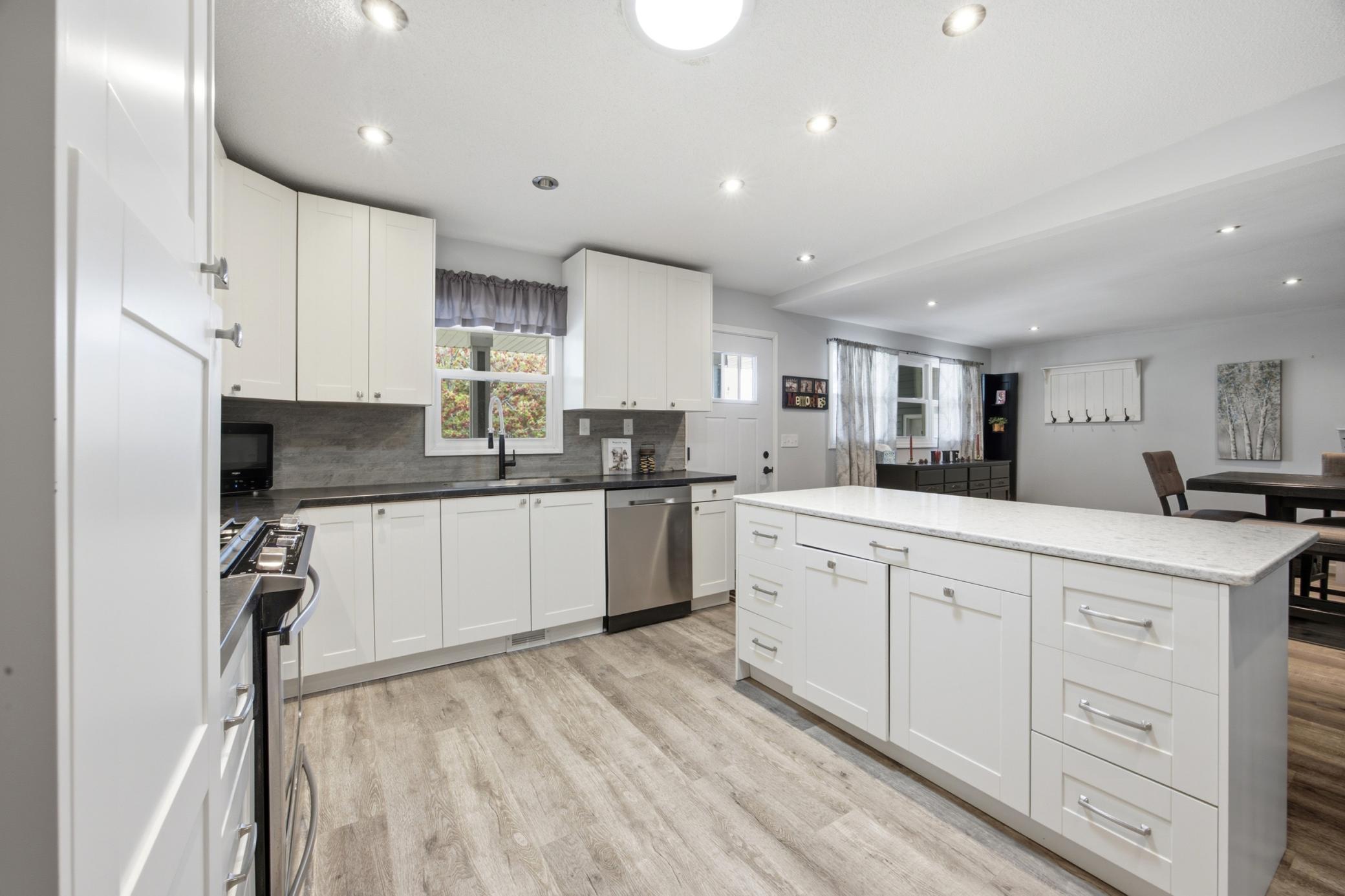 1954 single family home for sale at 204 4th Avenue E in Ada, MN — 3 bed, 3 bath (photo 8 of 40)