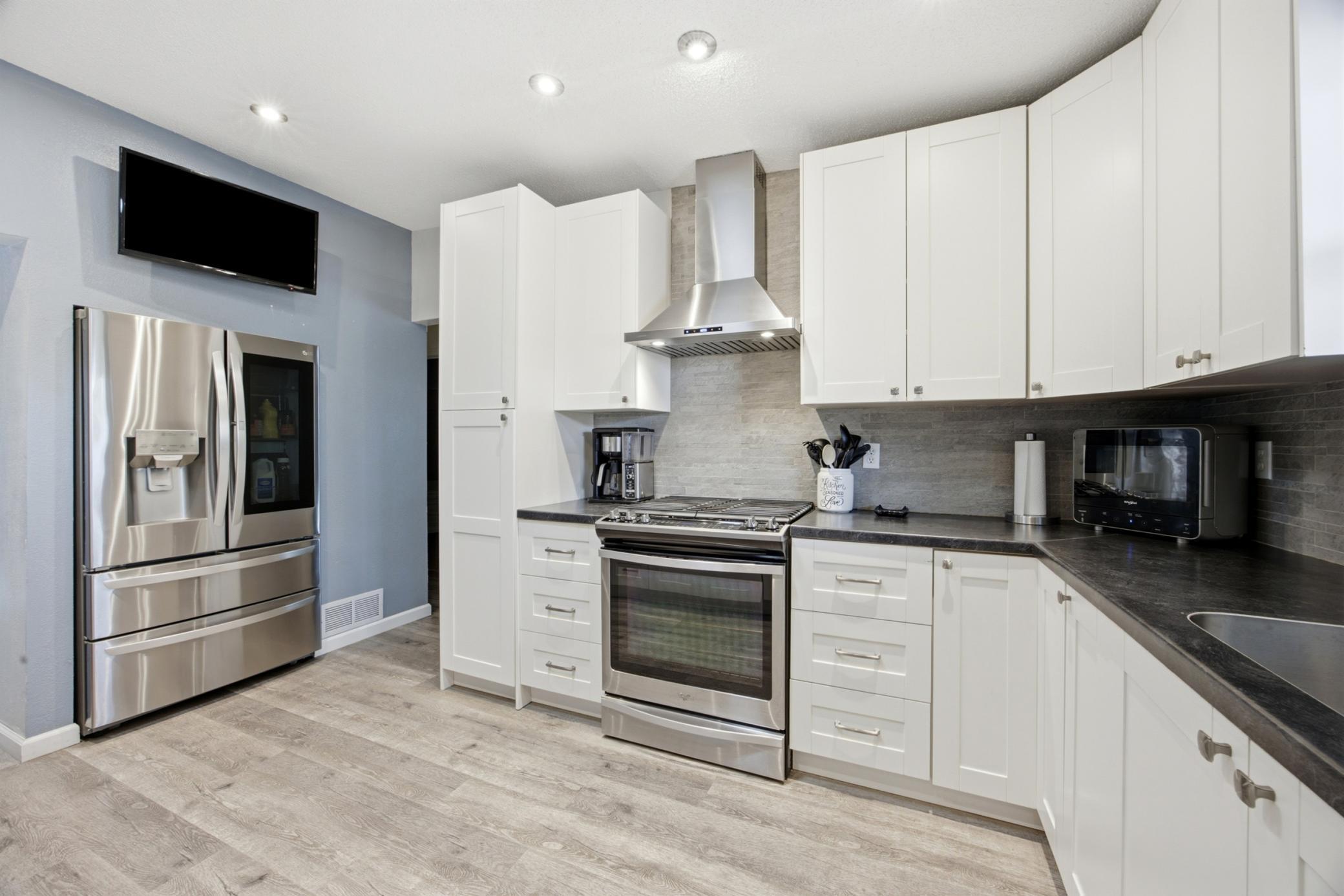 1954 single family home for sale at 204 4th Avenue E in Ada, MN — 3 bed, 3 bath (photo 9 of 40)
