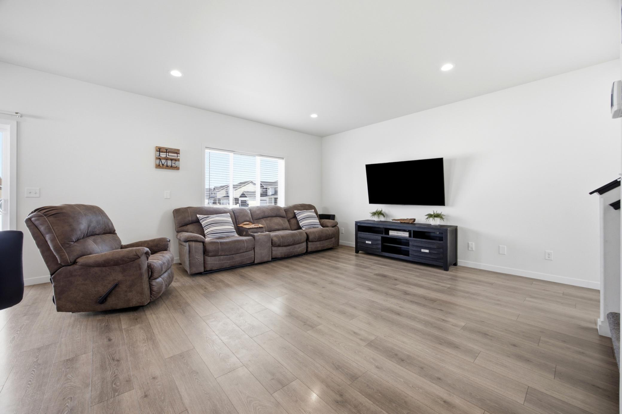 6653 Toronto S Drive, Fargo ND 58104 - Photo 7 of 34