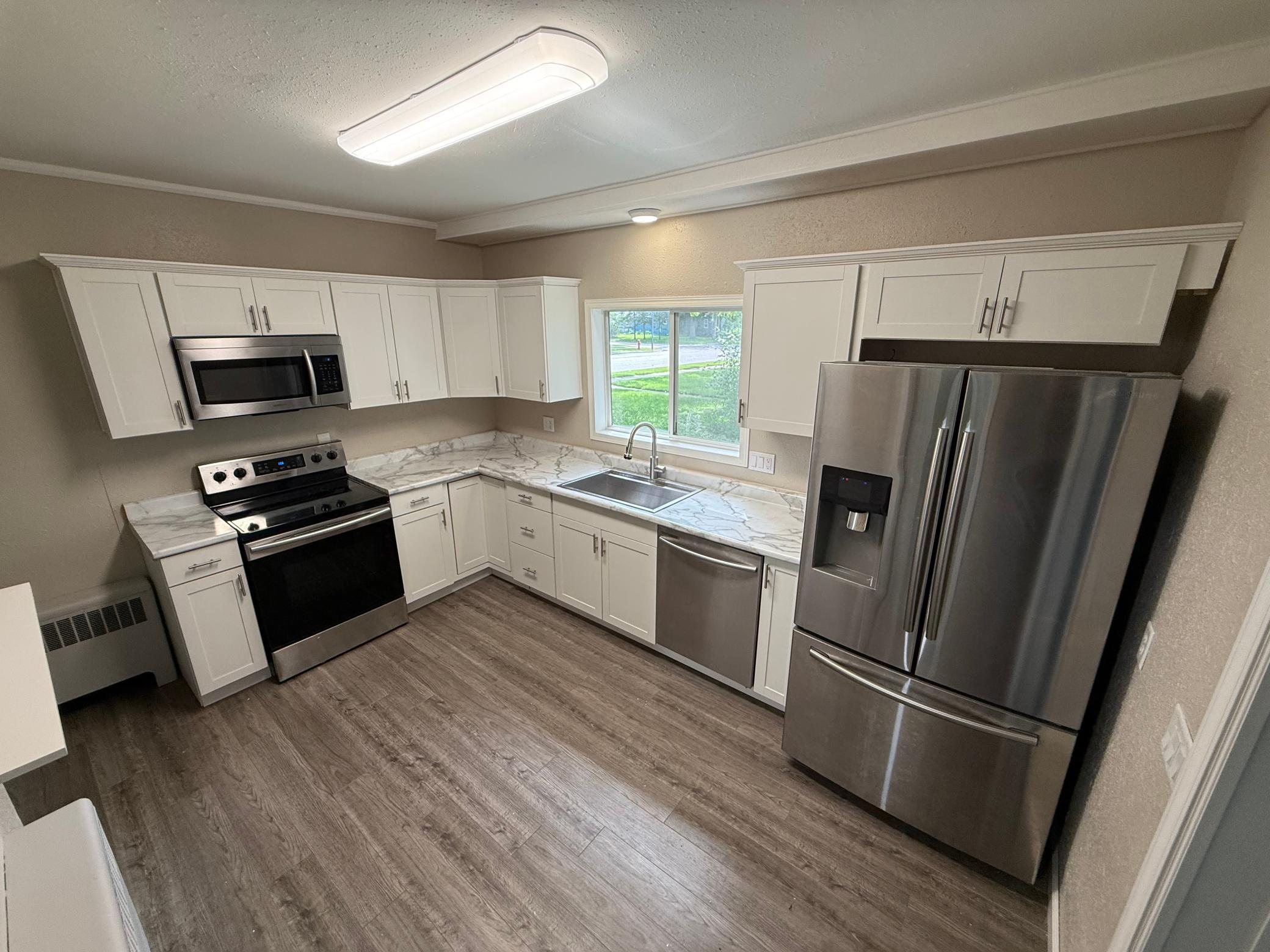 111 Markley Avenue S, Thief River Falls MN 56701 - Photo 2 of 8