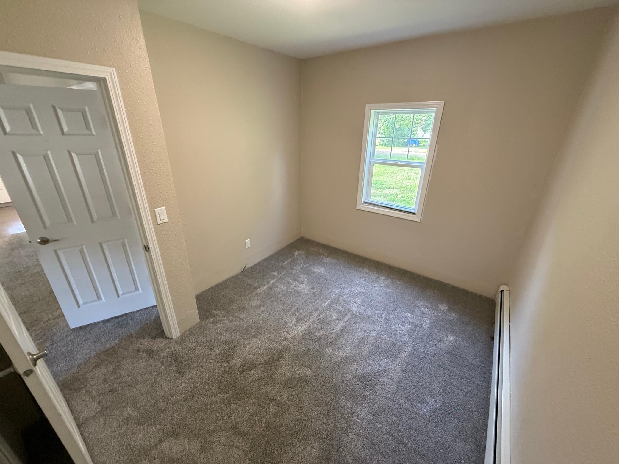 111 Markley Avenue S, Thief River Falls MN 56701 - Photo 6 of 8
