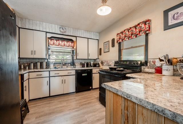 1958 single family home for sale at 1403 SW 1st Avenue in Grand Rapids, MN — 3 bed, 2 bath (photo 8 of 26)