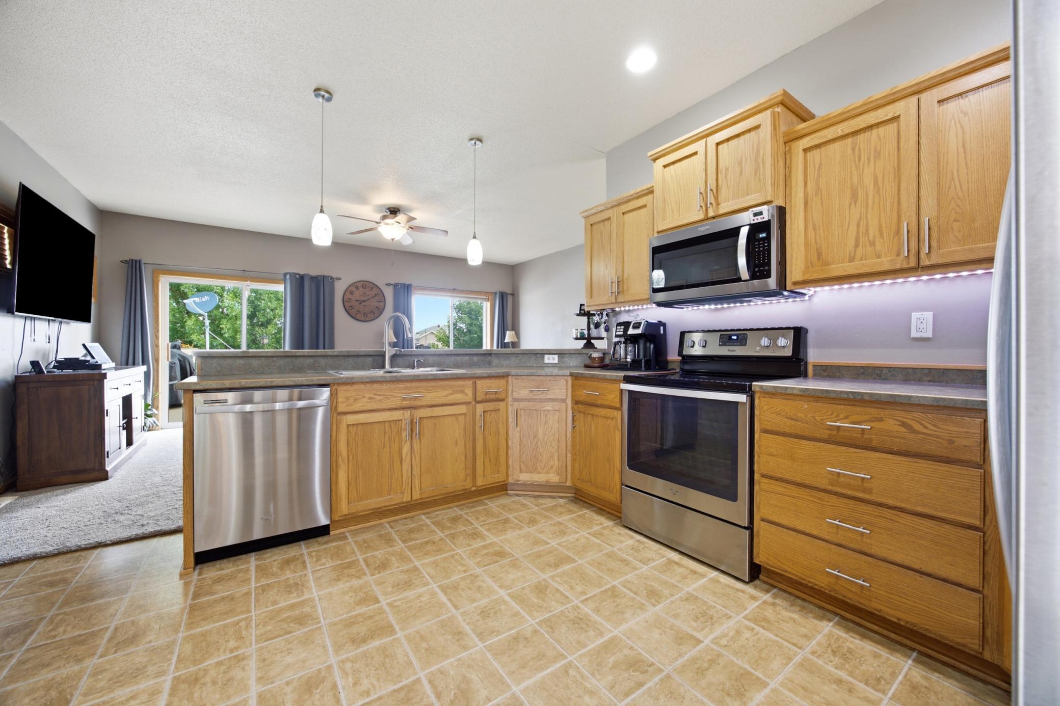 1268 39th S Avenue, Moorhead MN 56560 - Photo 7 of 44