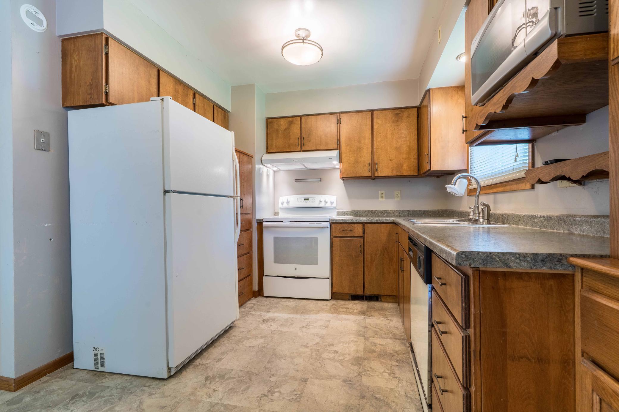 908 N 1st Avenue, Fergus Falls MN 56537 - Photo 13 of 32