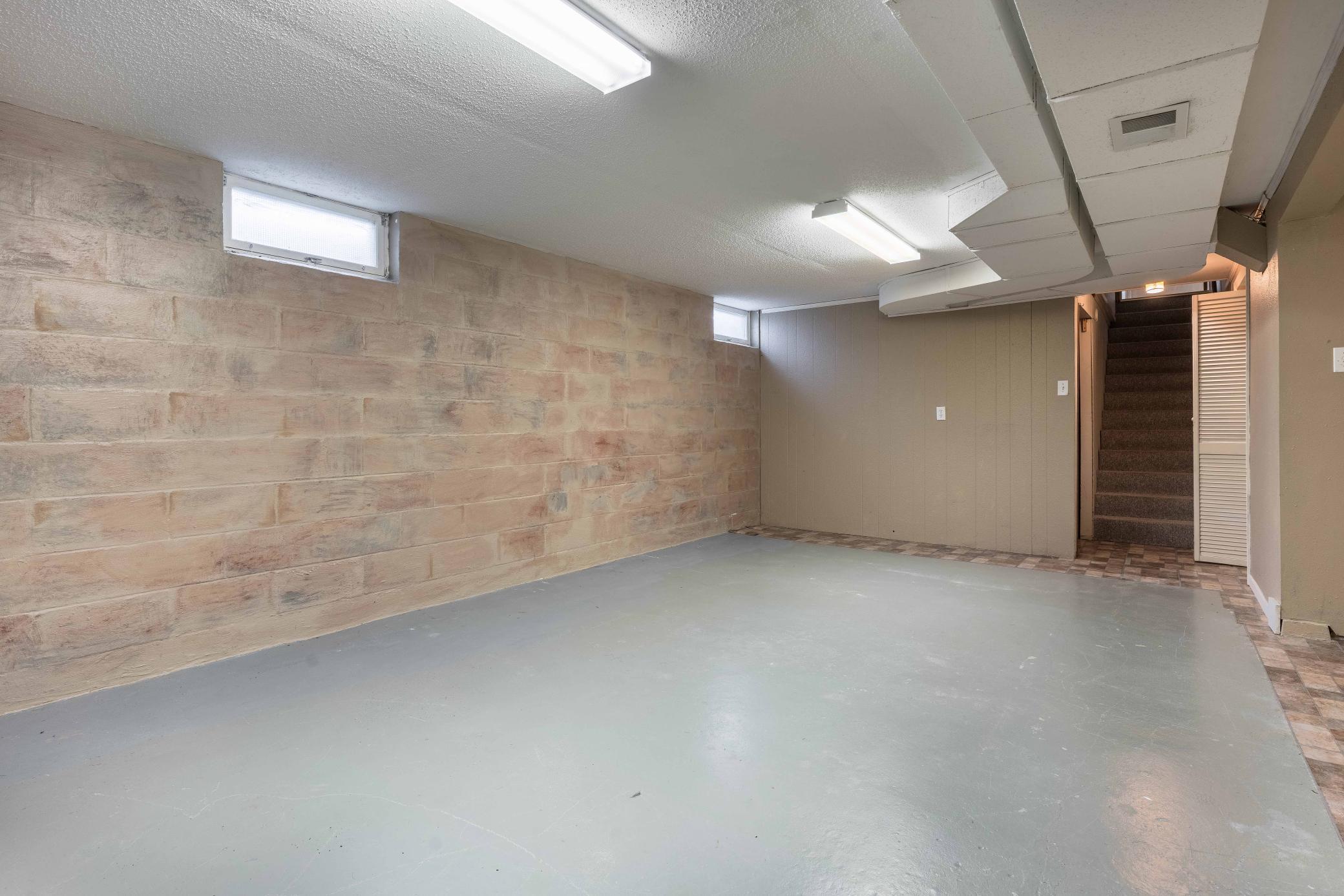 908 N 1st Avenue, Fergus Falls MN 56537 - Photo 29 of 32