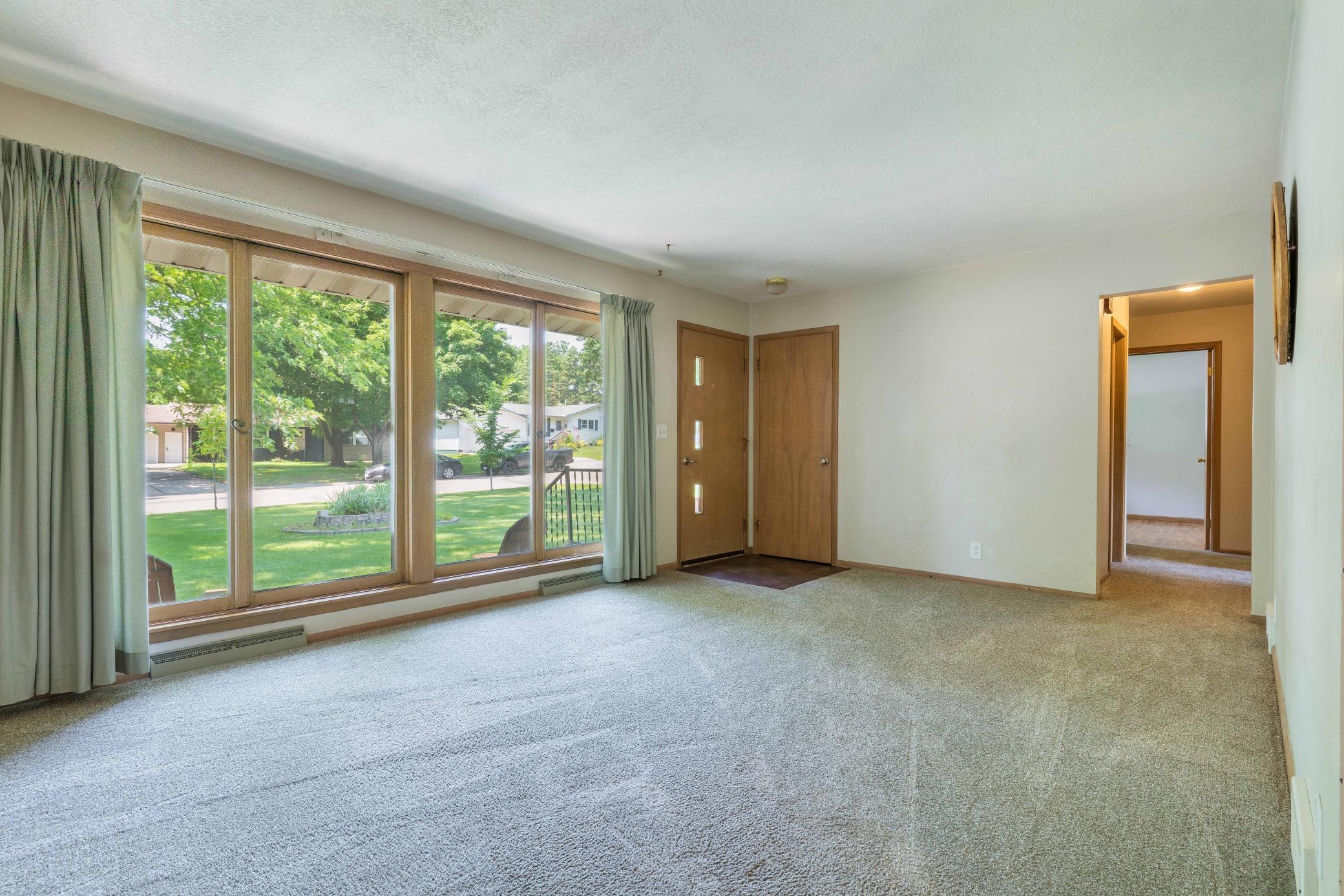 908 N 1st Avenue, Fergus Falls MN 56537 - Photo 10 of 32