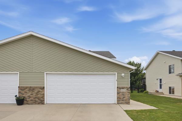 5270 49th Avenue S, Fargo ND 58104 - Photo 2 of 25