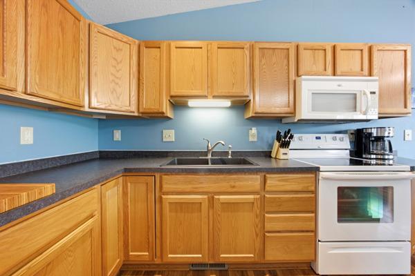5270 49th Avenue S, Fargo ND 58104 - Photo 9 of 25