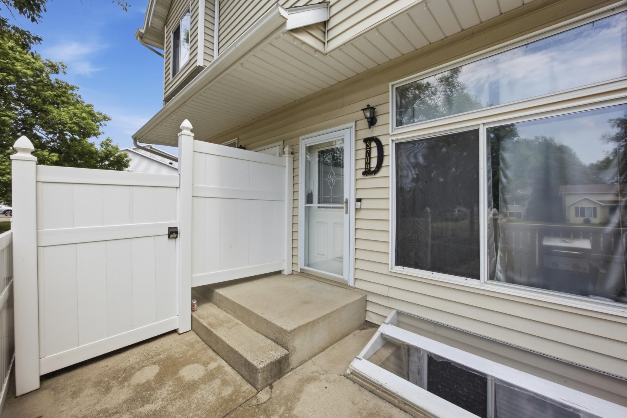 3709 10th Street N, Unit D, Fargo ND 58102 - Photo 3 of 26