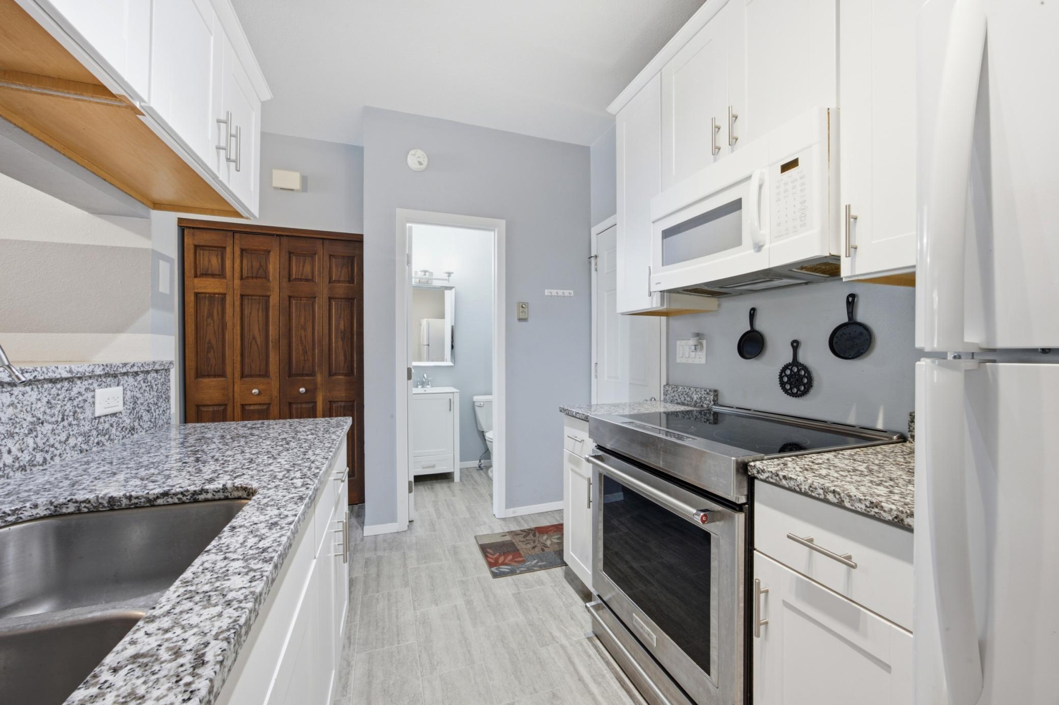 3709 10th Street N, Unit D, Fargo ND 58102 - Photo 10 of 26