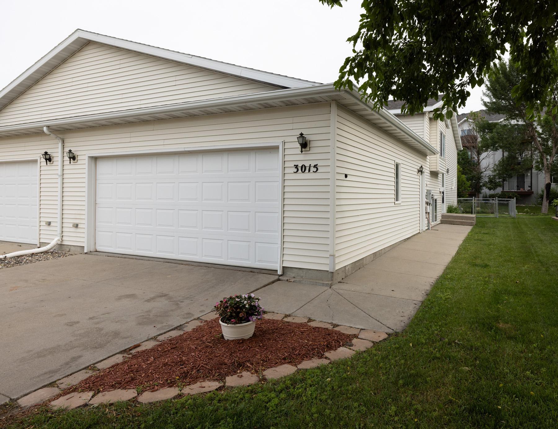 3015 Dakota Park Circle S, Fargo ND 58104 - Photo 2 of 24