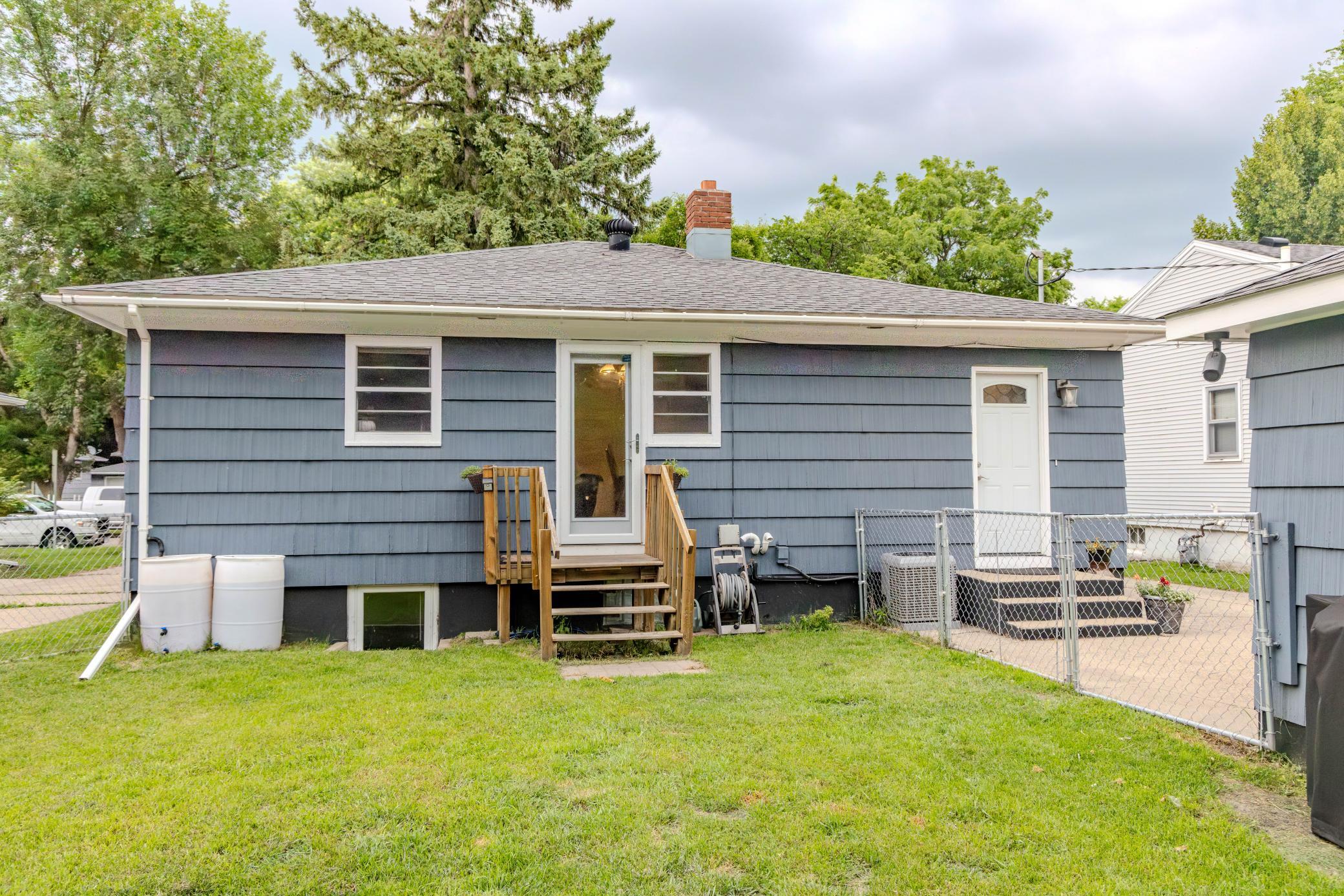 421 S 18th S Street, Moorhead MN 56560 - Photo 5 of 50