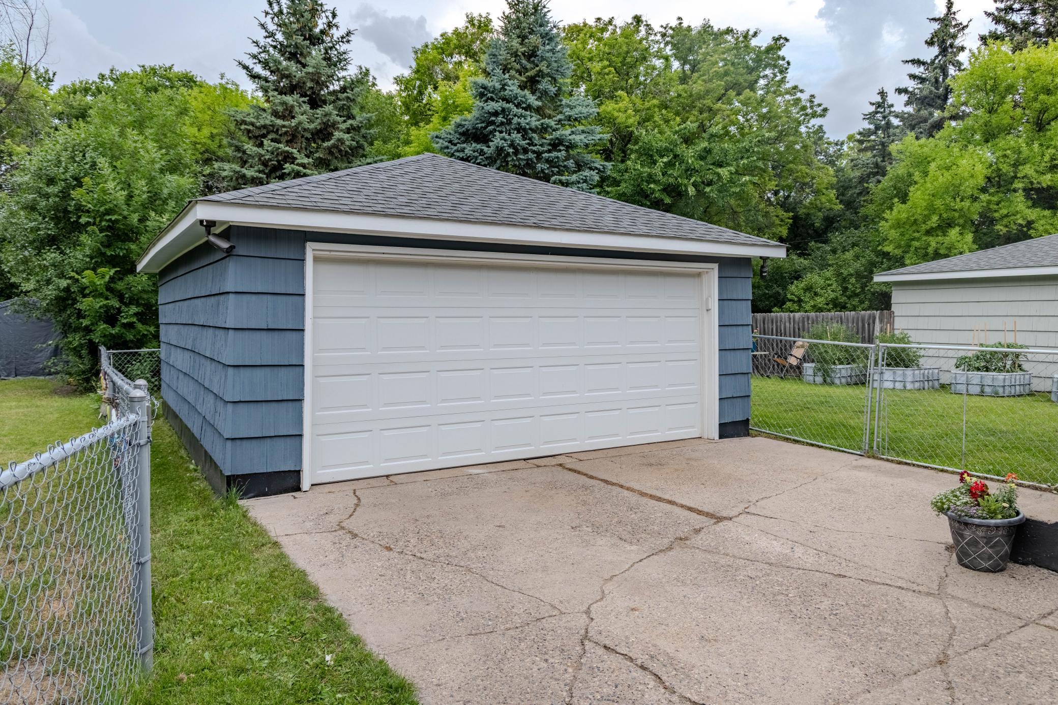 421 S 18th S Street, Moorhead MN 56560 - Photo 6 of 50