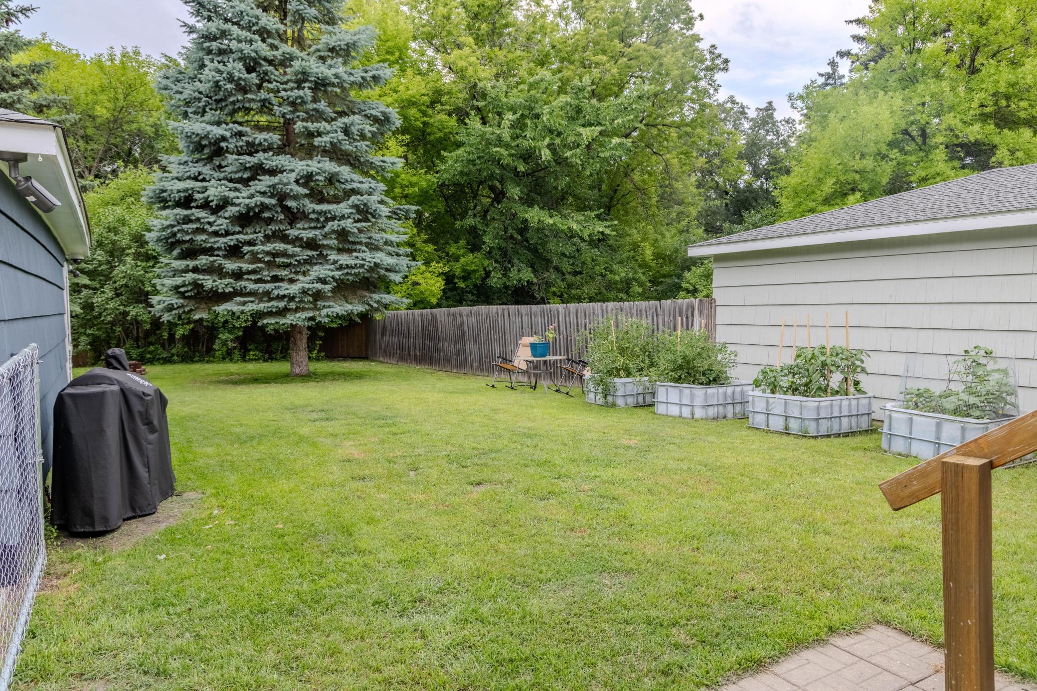 421 S 18th S Street, Moorhead MN 56560 - Photo 10 of 50