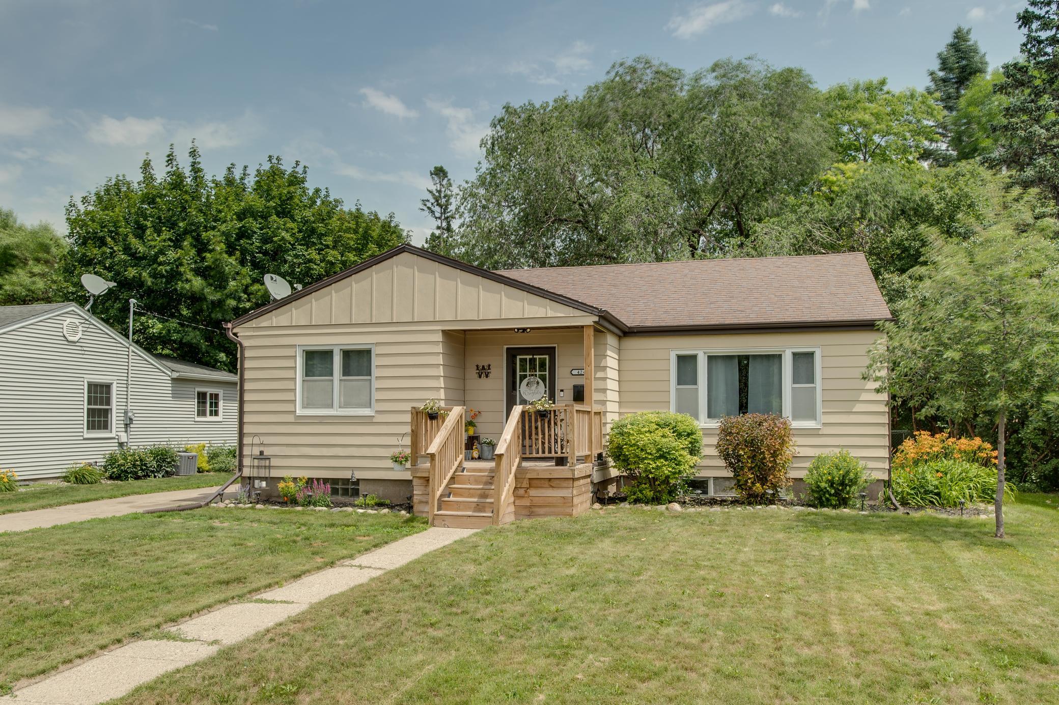424 15th Street S, Moorhead MN 56560 - Photo 2 of 52