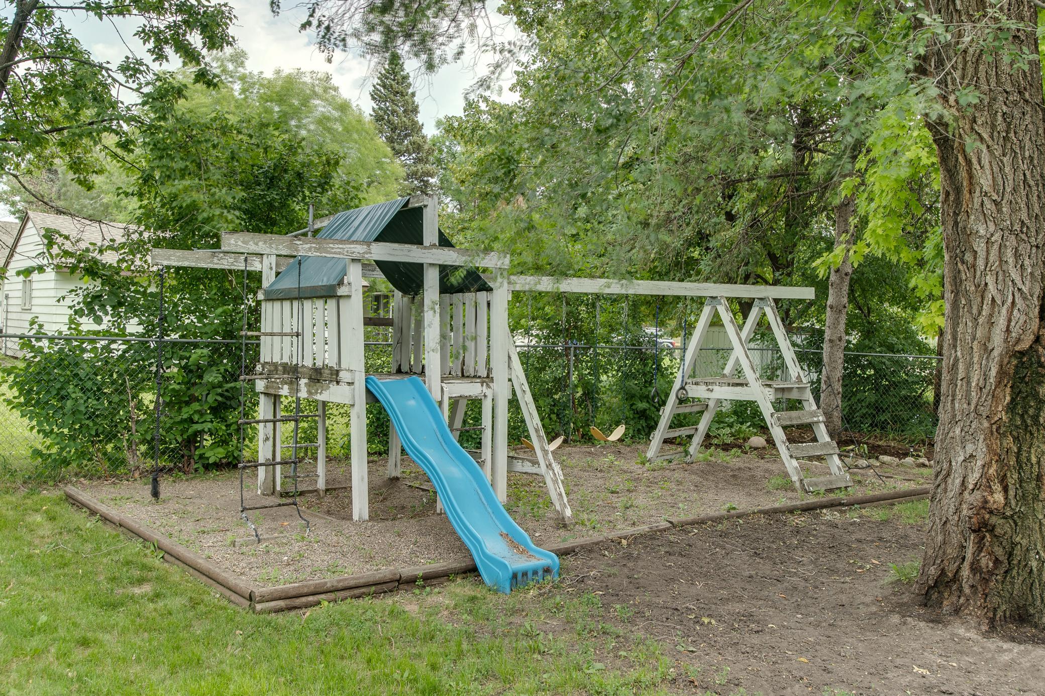 424 15th Street S, Moorhead MN 56560 - Photo 48 of 52