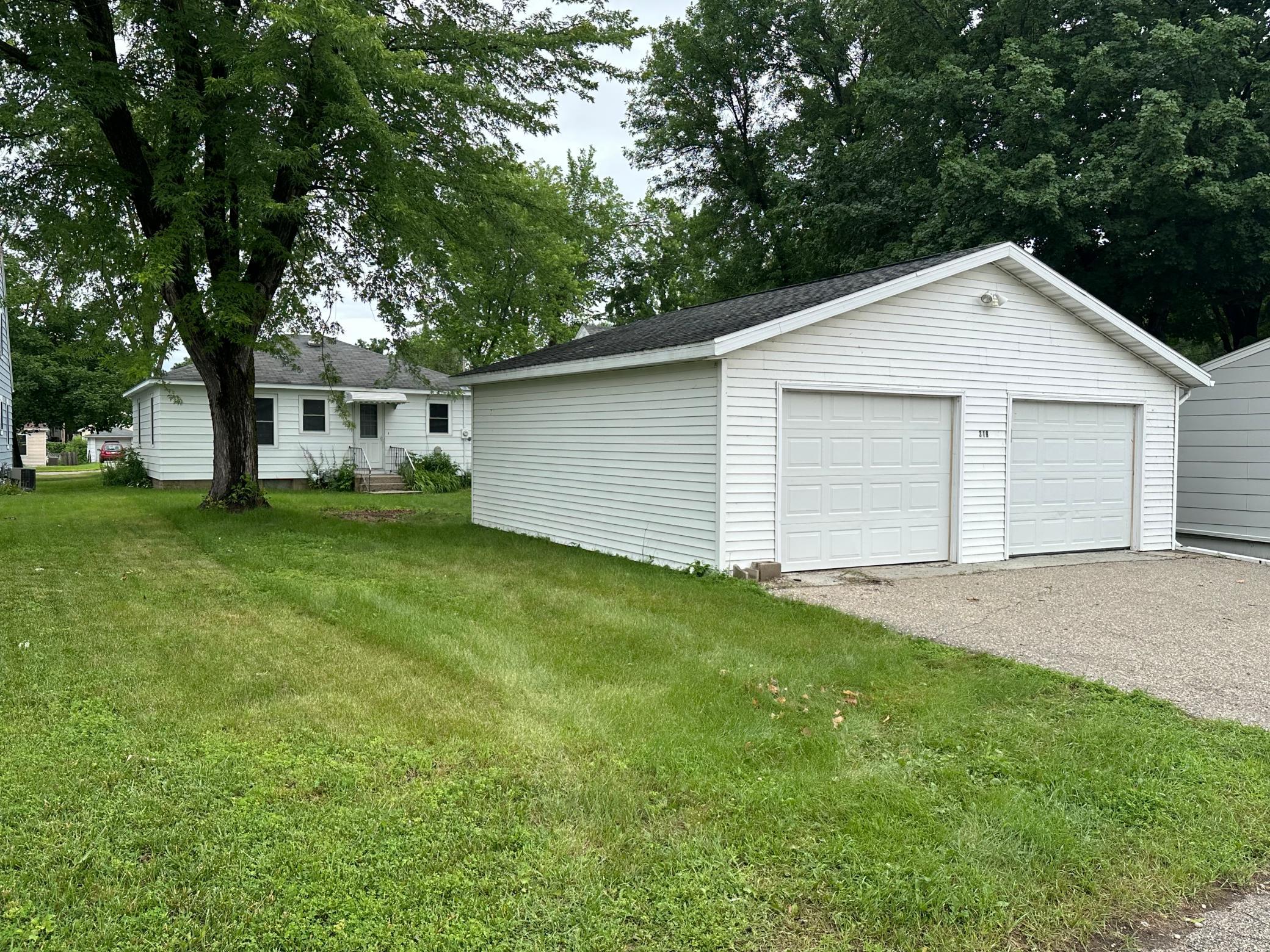 319 Langford Street, Detroit Lakes MN 56501 - Photo 2 of 16