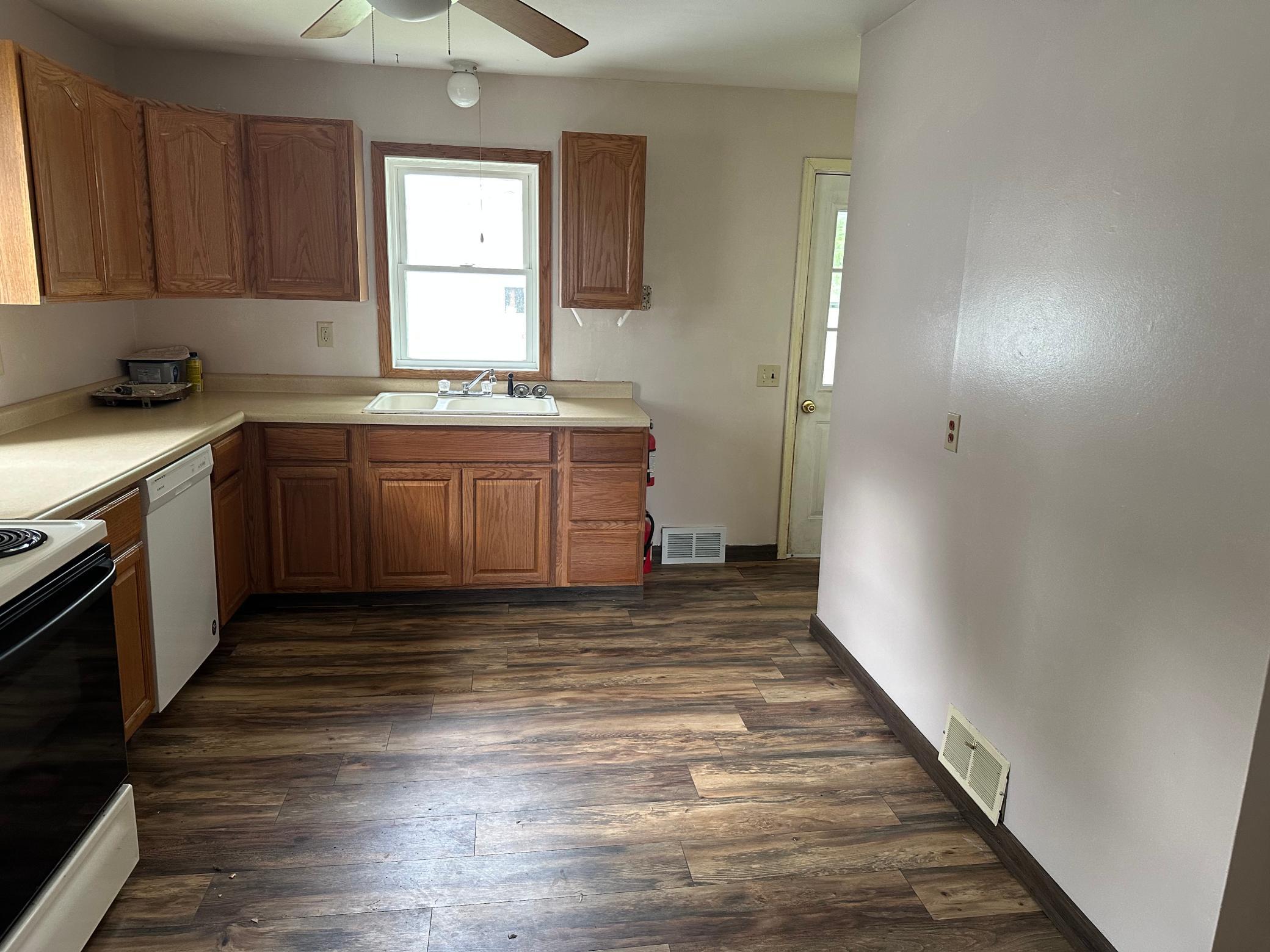 319 Langford Street, Detroit Lakes MN 56501 - Photo 4 of 16