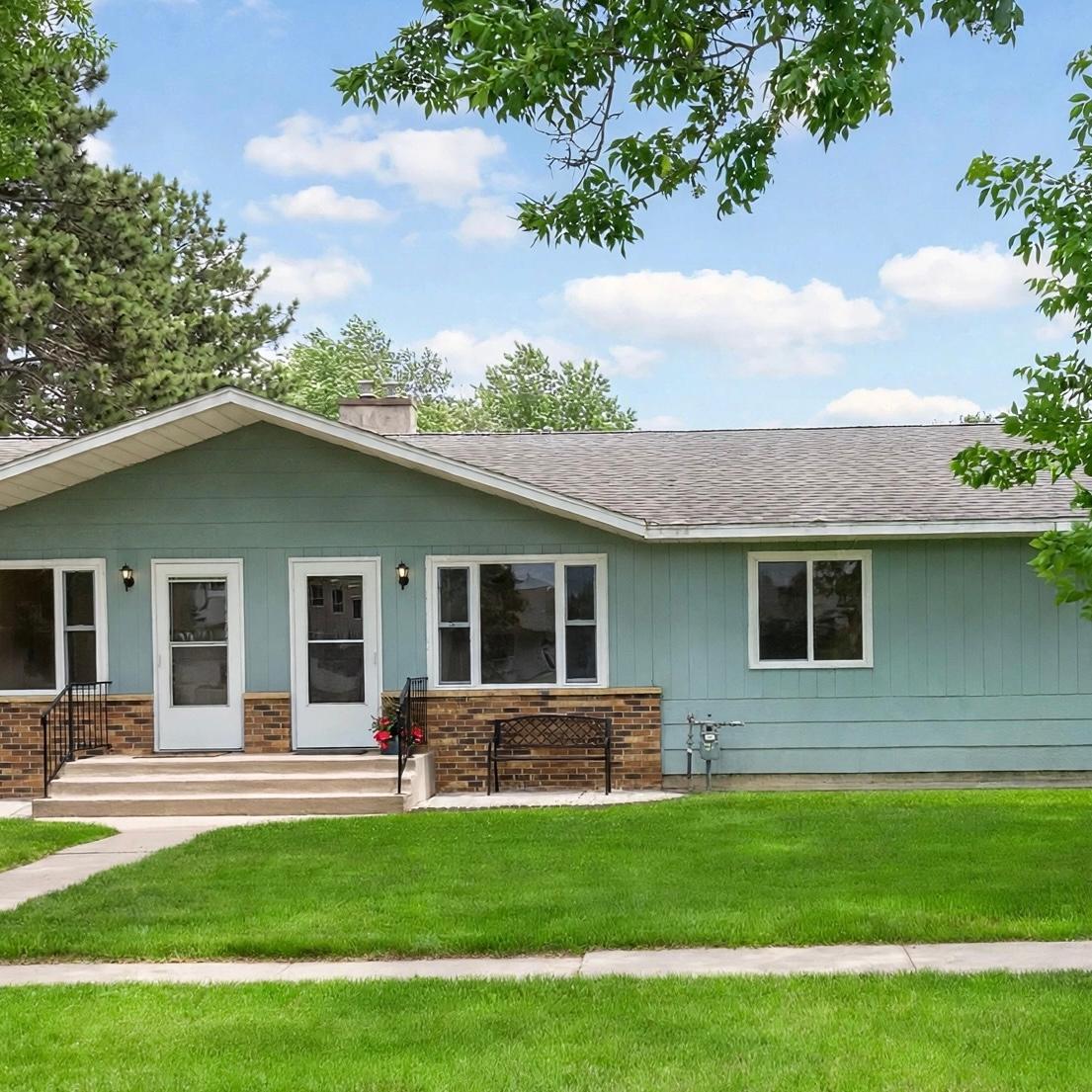 1976 townhouse for sale at 324 Jefferson Avenue in Pine River, MN — 2 bed, 2 bath