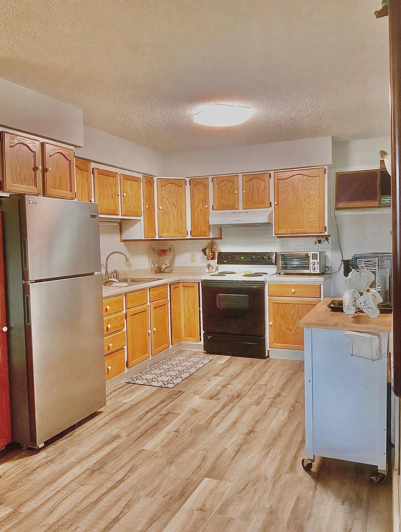 1976 townhouse for sale at 324 Jefferson Avenue in Pine River, MN — 2 bed, 2 bath (photo 2 of 13)