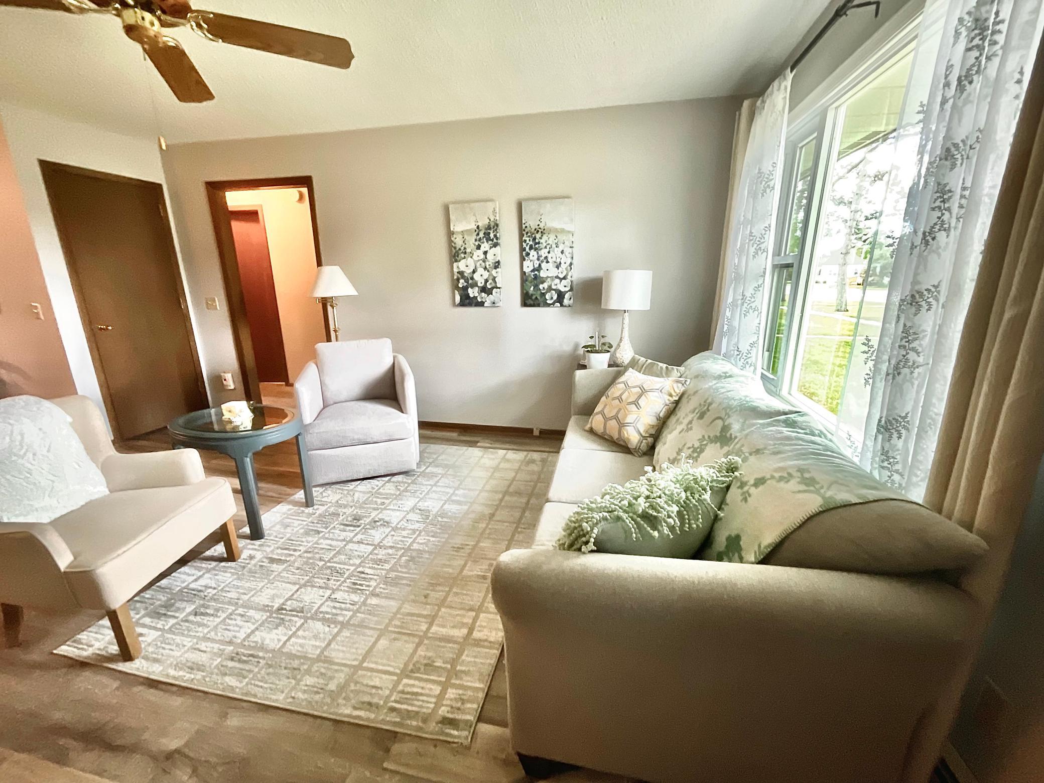 1976 townhouse for sale at 324 Jefferson Avenue in Pine River, MN — 2 bed, 2 bath (photo 3 of 13)