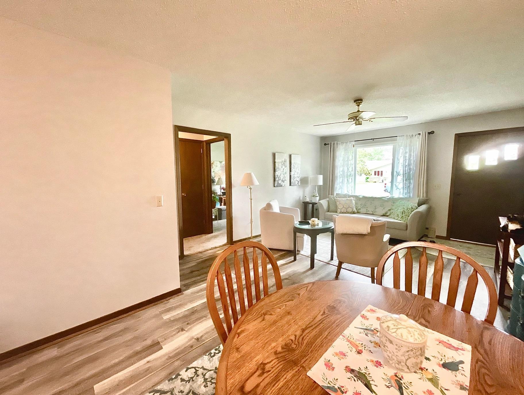 1976 townhouse for sale at 324 Jefferson Avenue in Pine River, MN — 2 bed, 2 bath (photo 5 of 13)