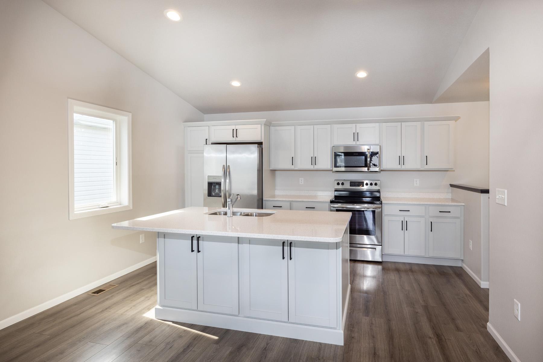 2022 single family home for sale at 1282 Rachel Drive W in West Fargo, ND — 3 bed, 2 bath (photo 11 of 42)
