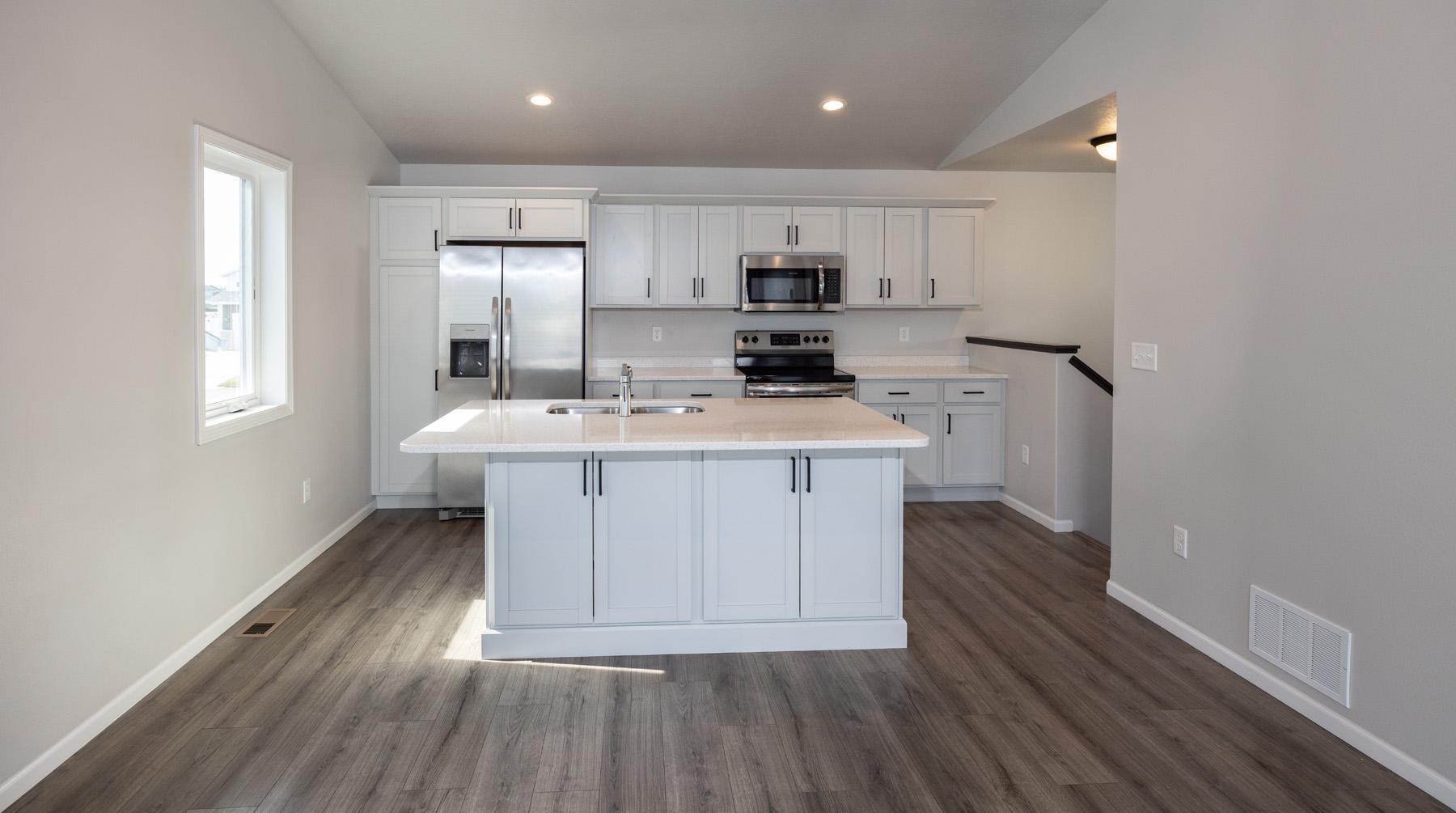 2022 single family home for sale at 1282 Rachel Drive W in West Fargo, ND — 3 bed, 2 bath (photo 12 of 42)