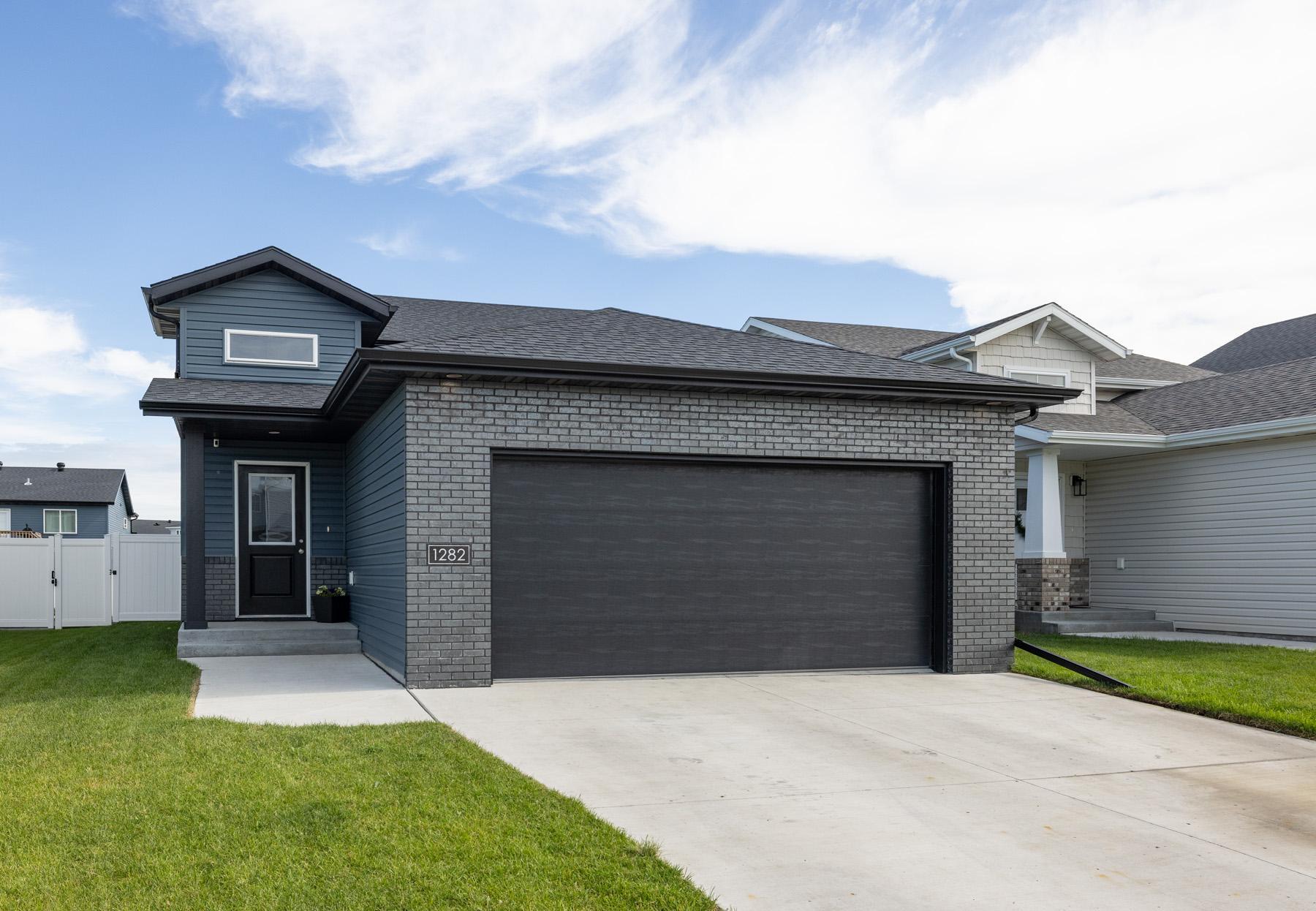 2022 single family home for sale at 1282 Rachel Drive W in West Fargo, ND — 3 bed, 2 bath (photo 3 of 42)