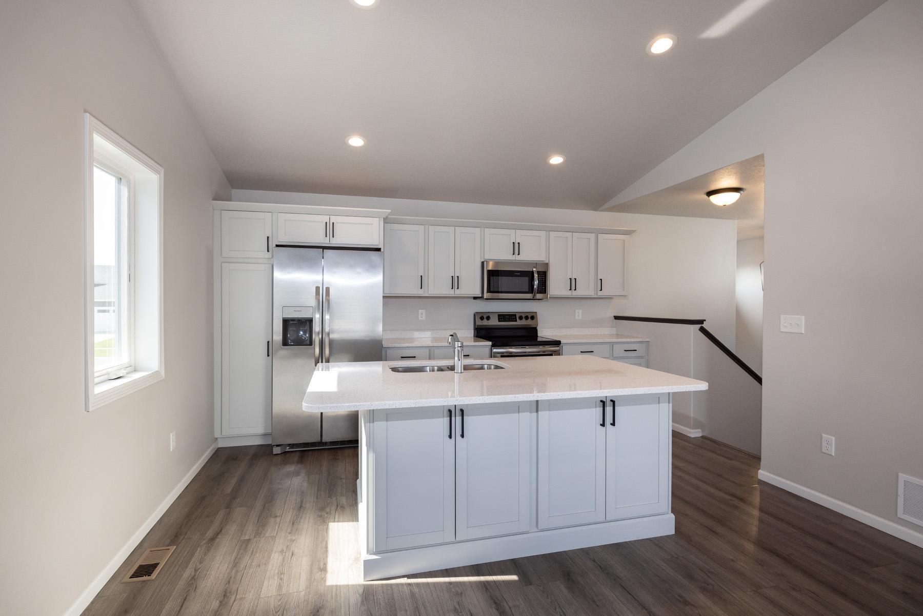 2022 single family home for sale at 1282 Rachel Drive W in West Fargo, ND — 3 bed, 2 bath (photo 4 of 42)
