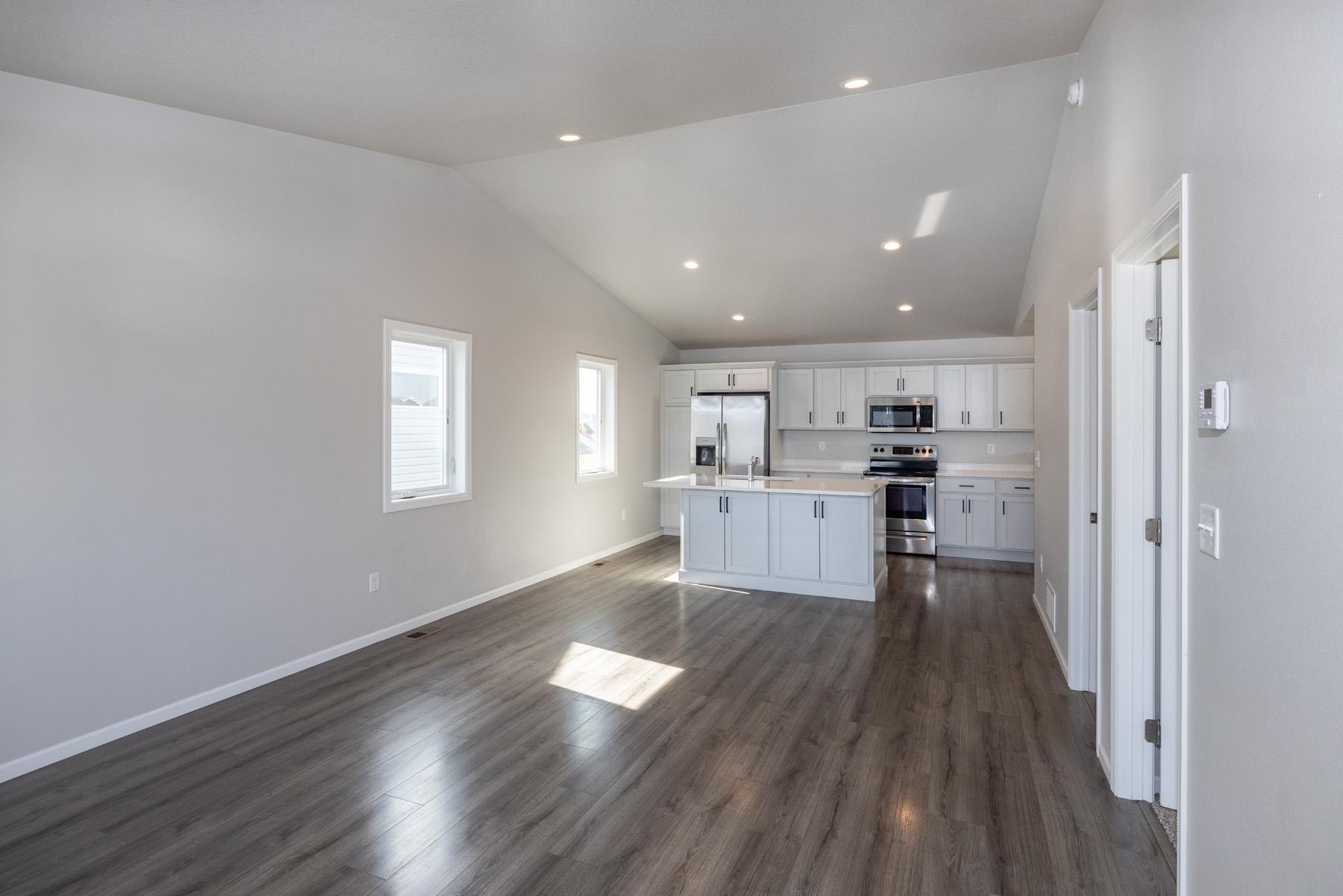 2022 single family home for sale at 1282 Rachel Drive W in West Fargo, ND — 3 bed, 2 bath (photo 5 of 42)