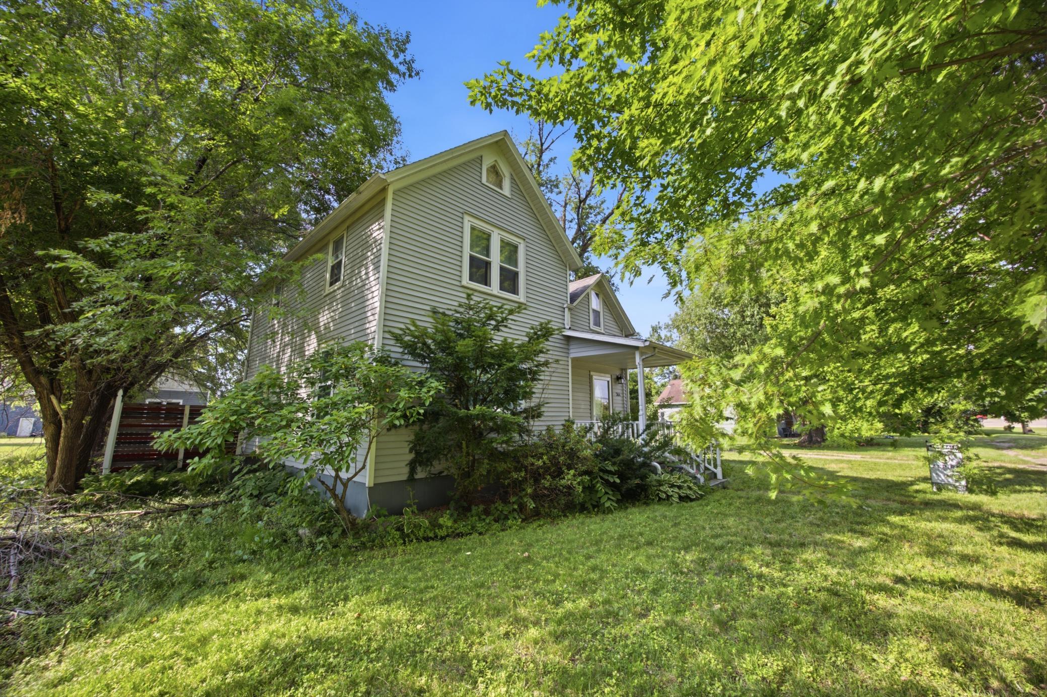 1900 single family home for sale at 364 6th Avenue in Walcott, ND — 3 bed, 2 bath (photo 11 of 16)