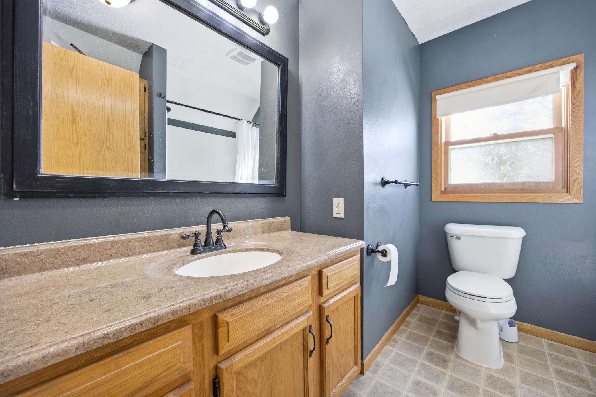 1900 single family home for sale at 364 6th Avenue in Walcott, ND — 3 bed, 2 bath (photo 7 of 16)