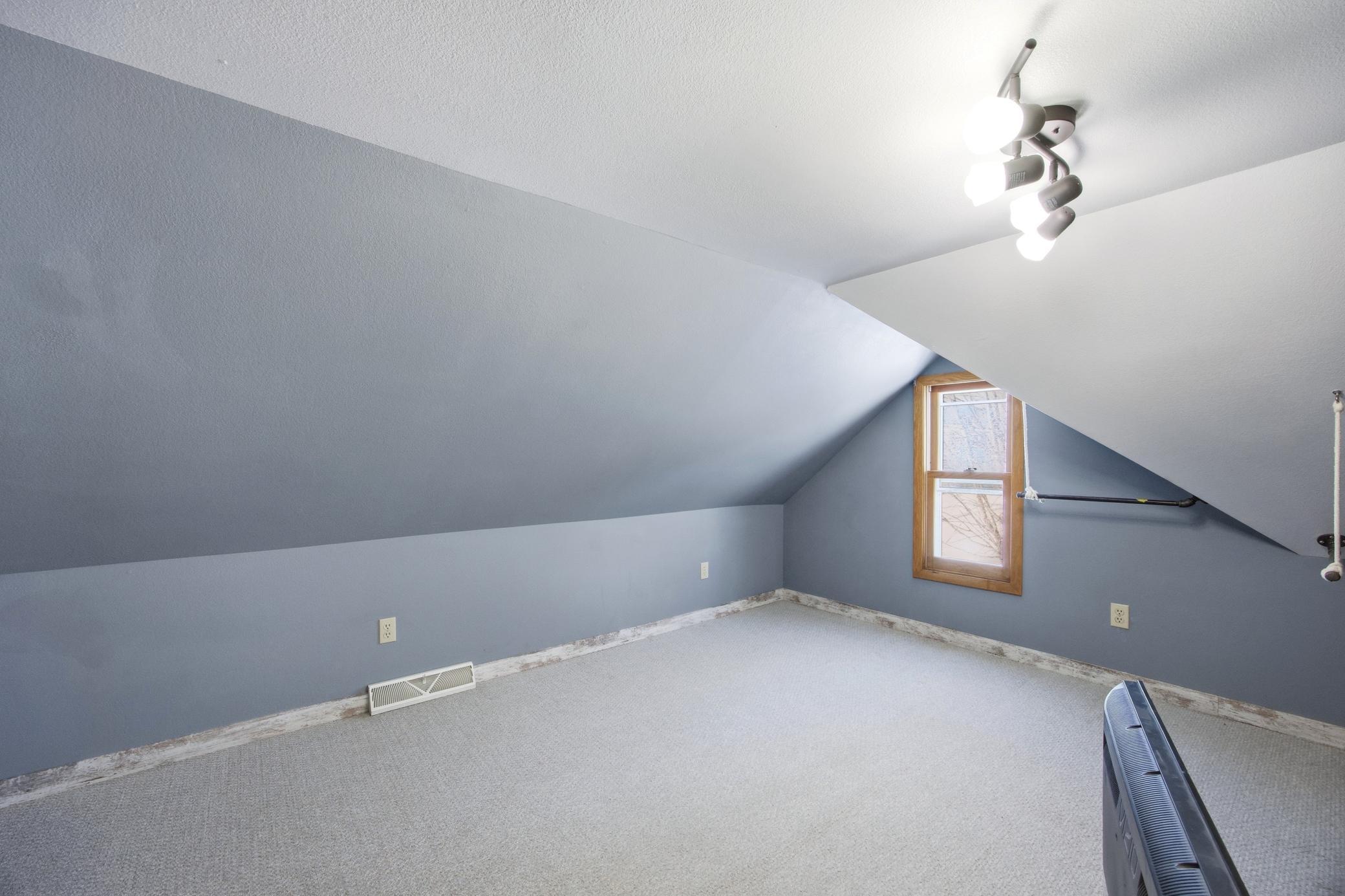 1900 single family home for sale at 364 6th Avenue in Walcott, ND — 3 bed, 2 bath (photo 9 of 16)
