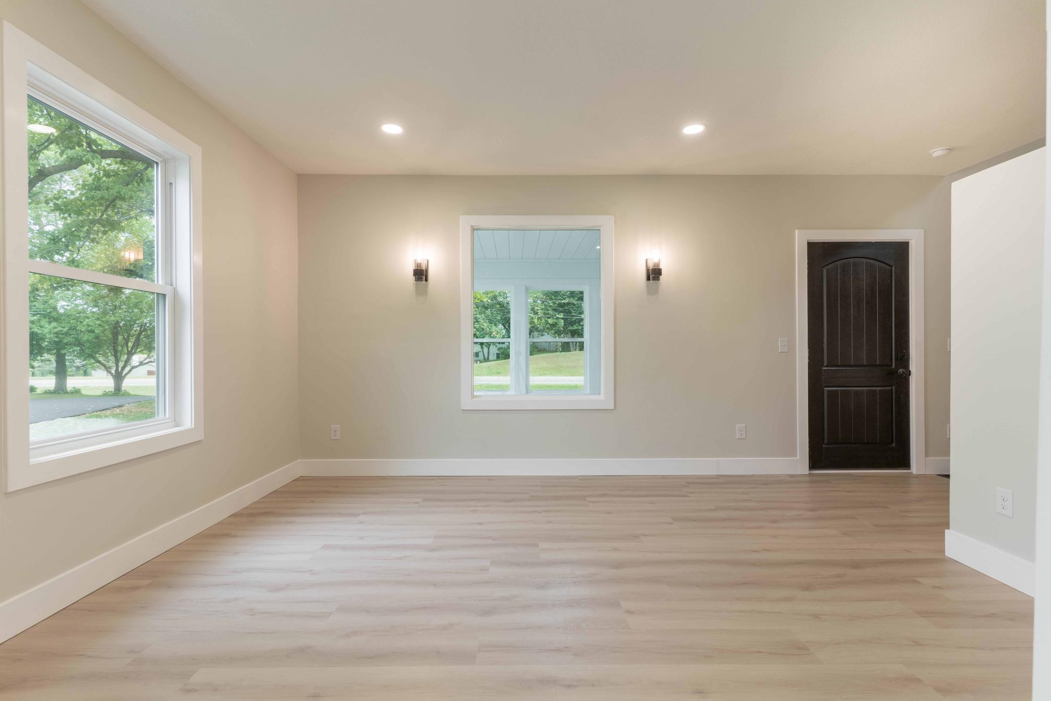 1914 single family home for sale at 2416 E Fir Avenue in Fergus Falls, MN — 4 bed, 3 bath (photo 11 of 37)