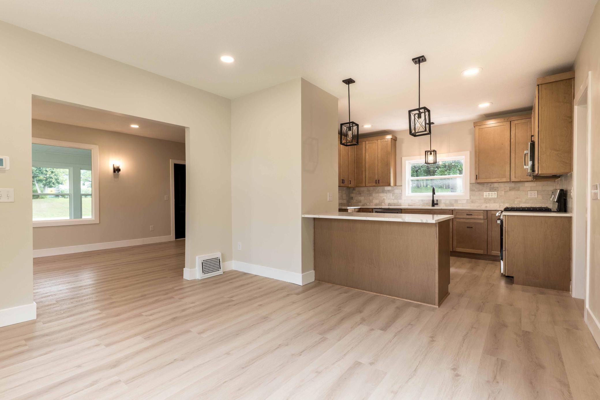 1914 single family home for sale at 2416 E Fir Avenue in Fergus Falls, MN — 4 bed, 3 bath (photo 12 of 37)