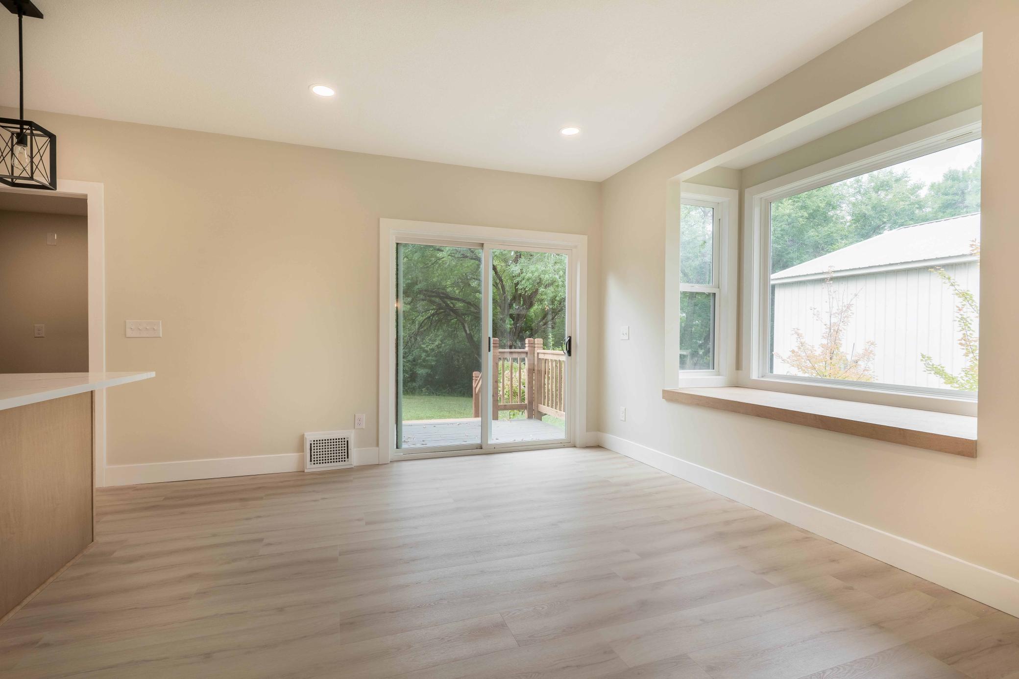 1914 single family home for sale at 2416 E Fir Avenue in Fergus Falls, MN — 4 bed, 3 bath (photo 14 of 37)